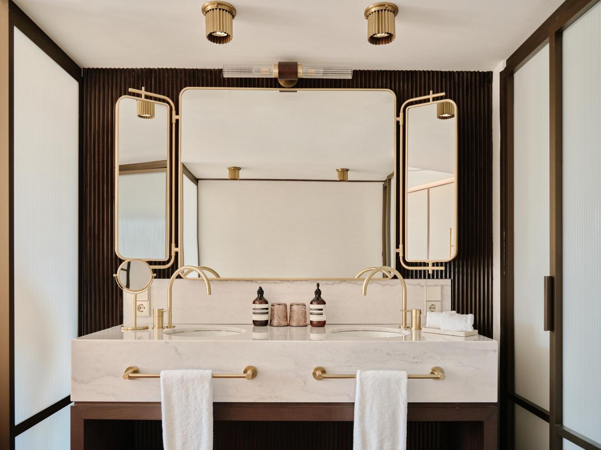 Quarto Deluxe Premium