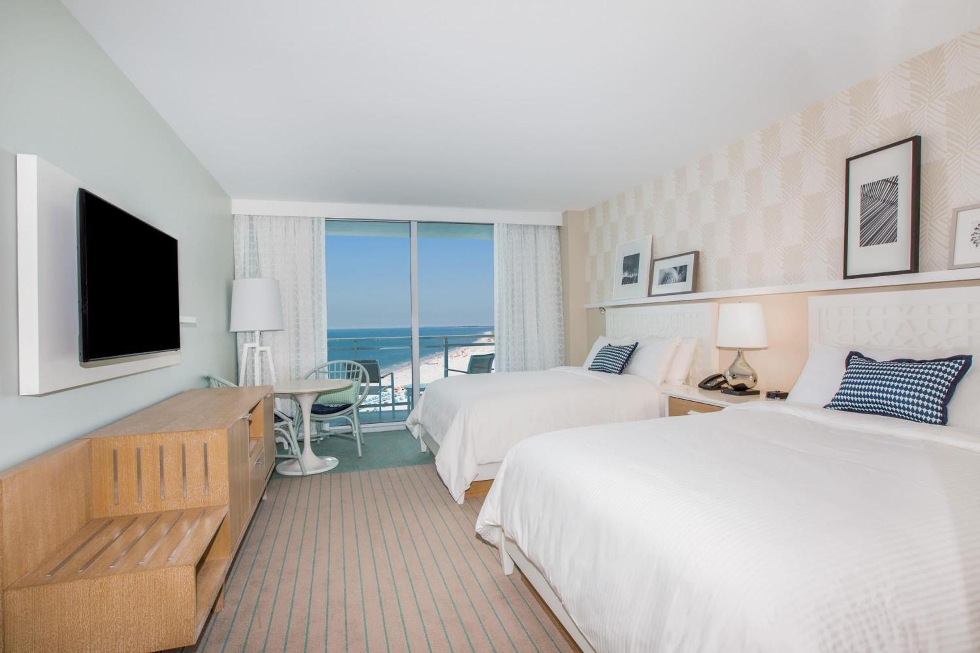 Grand Deluxe Queen Room Partial Gulf View