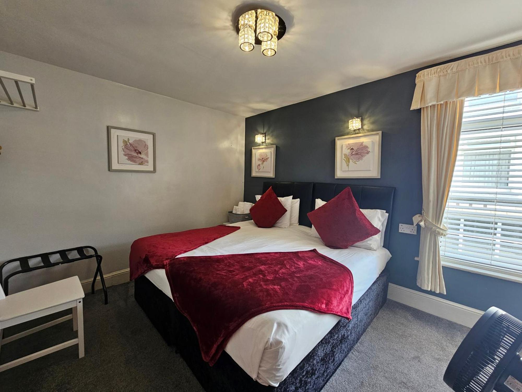 Room 5 First Floor En-suite Twin or Double Room