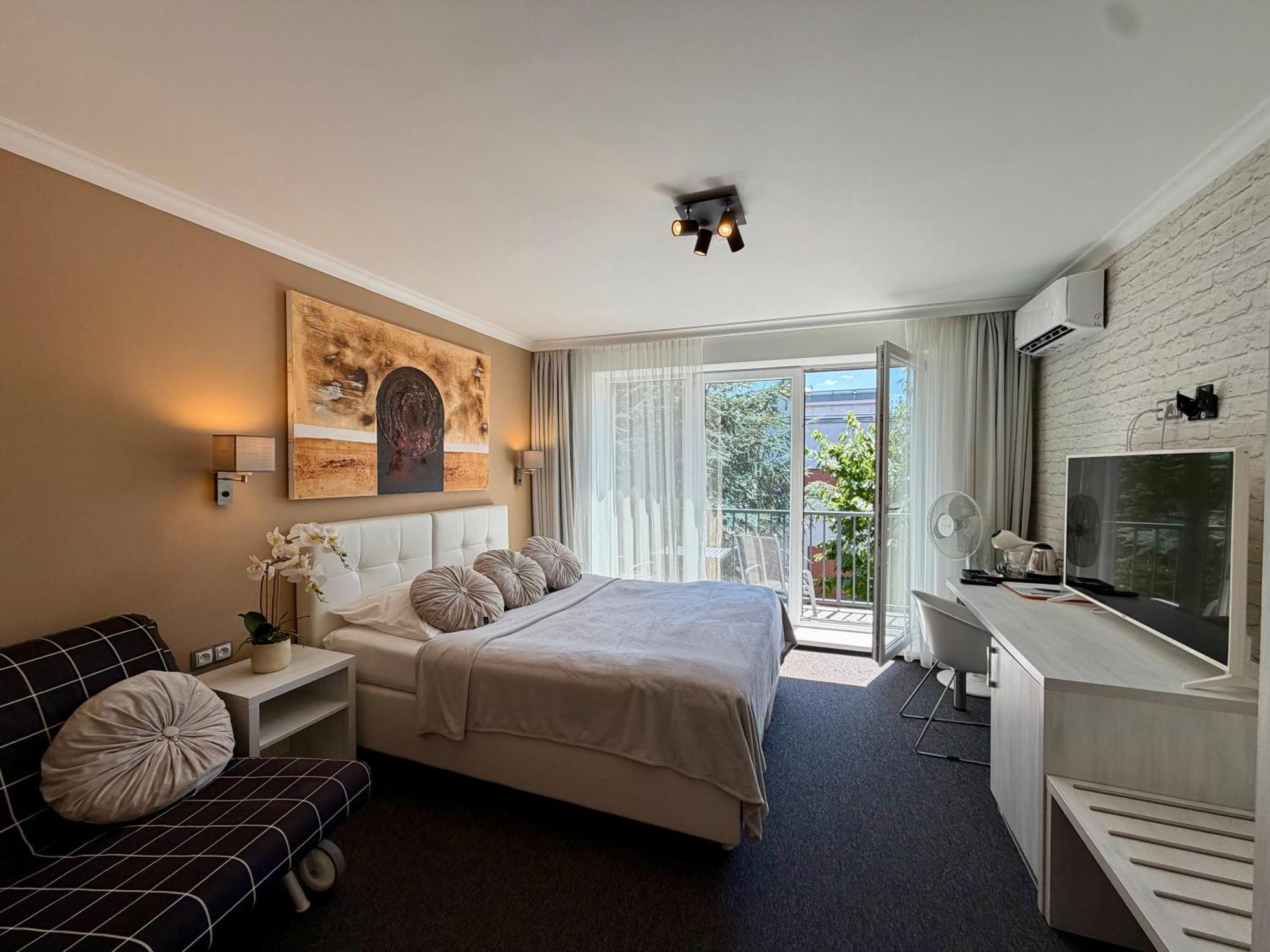 Triple Room Balcony Air Conditioning