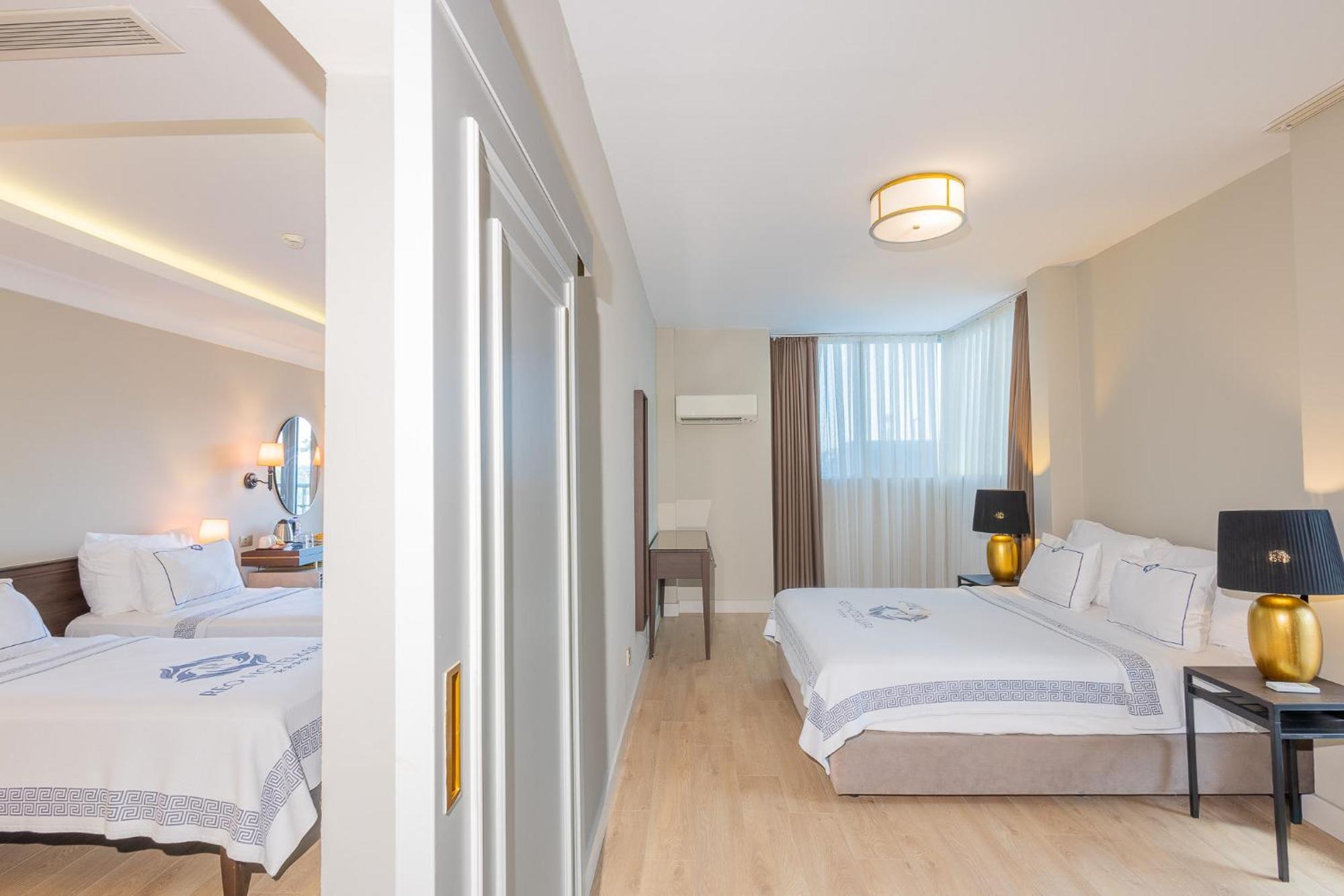 Deluxe Family Room