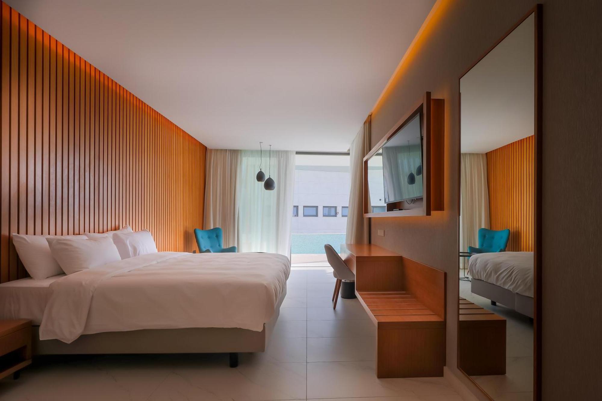 Garden Suite Balcony Pool View