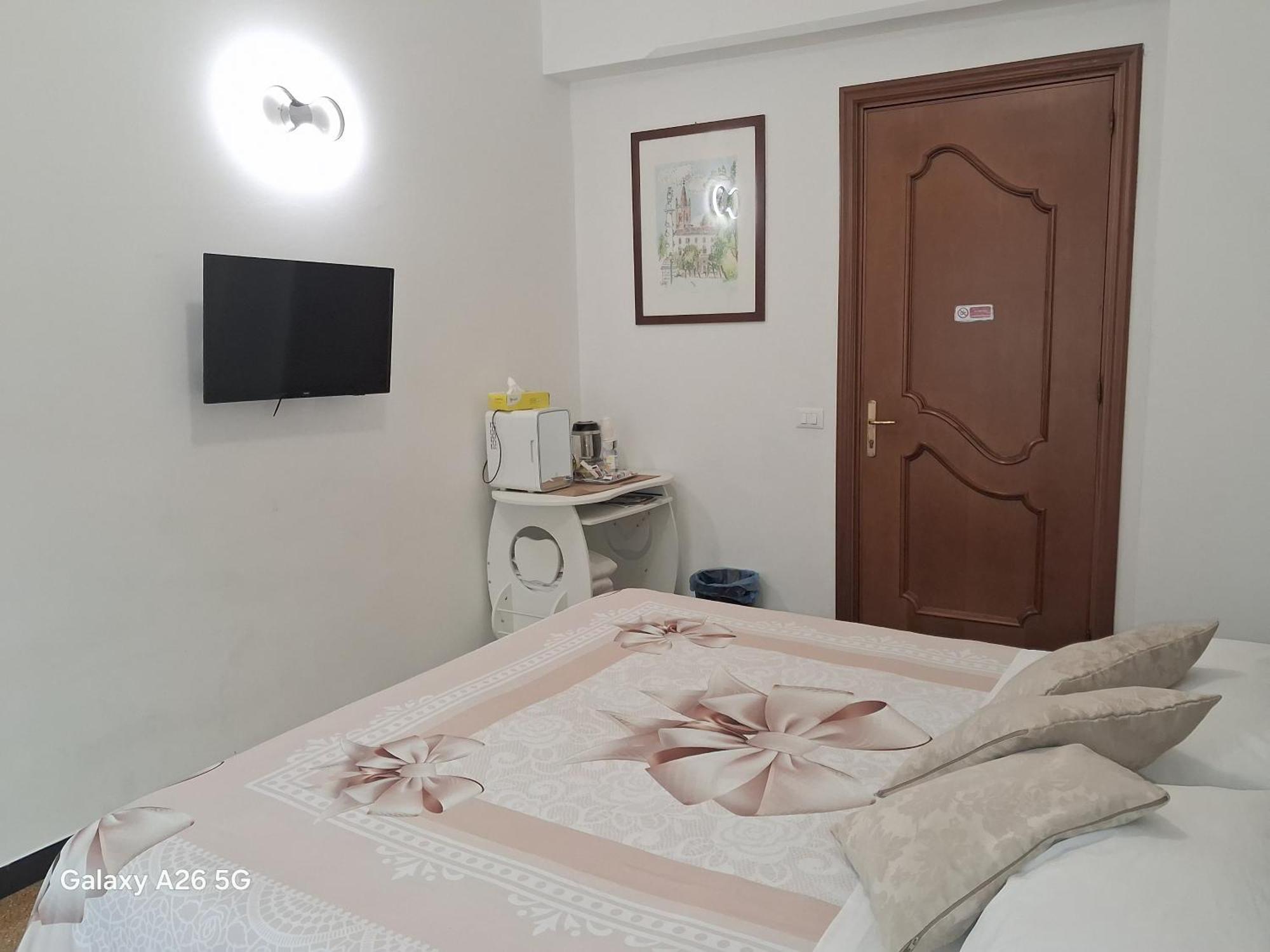 Double Room Private Bathroom