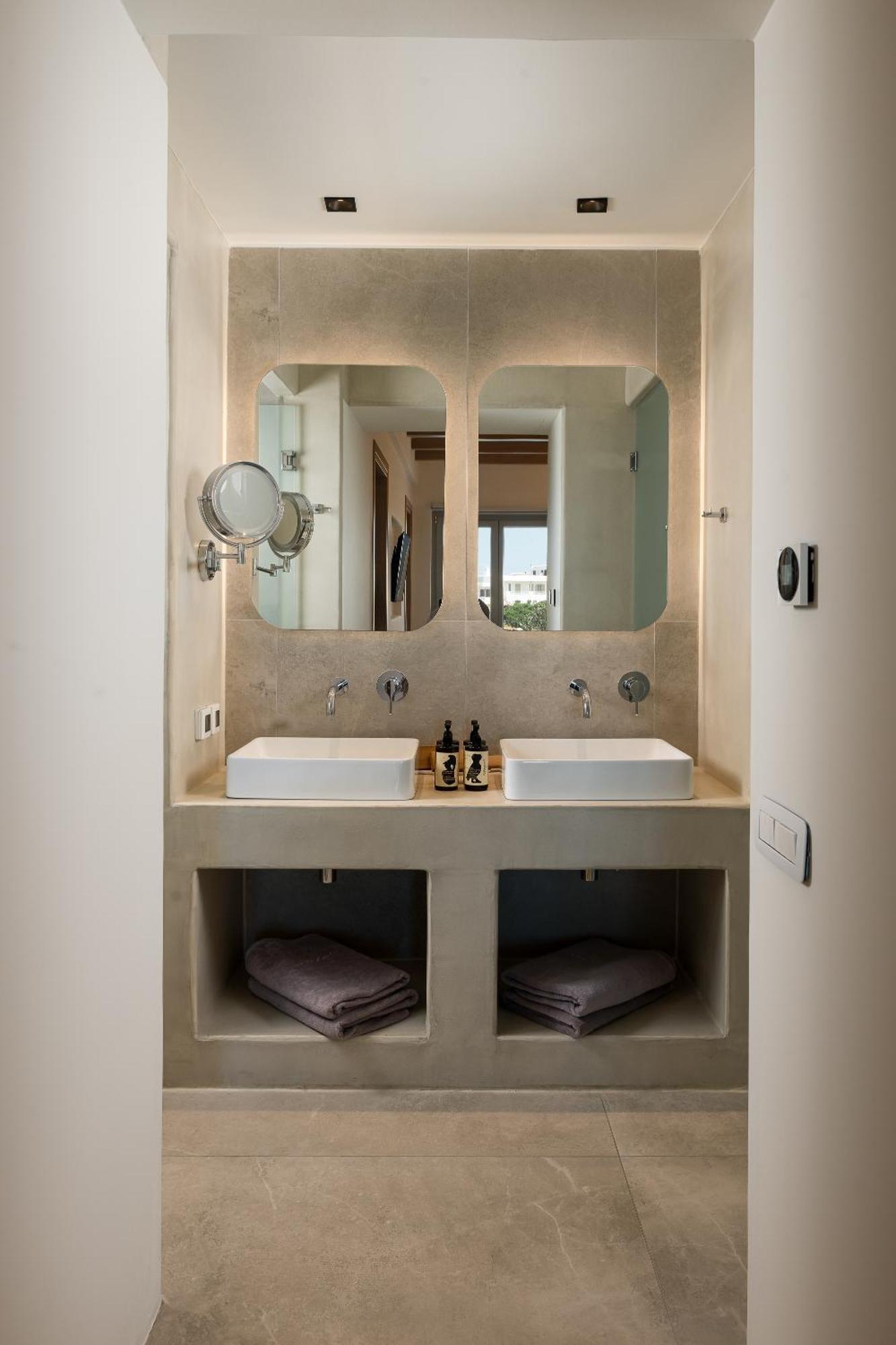 Grand Suite outdoor jacuzzi