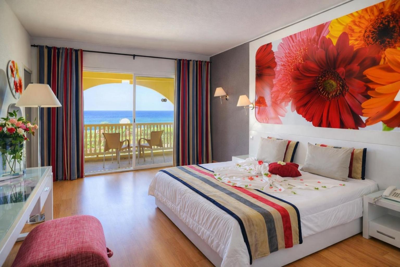 Double or Twin Room Sea View