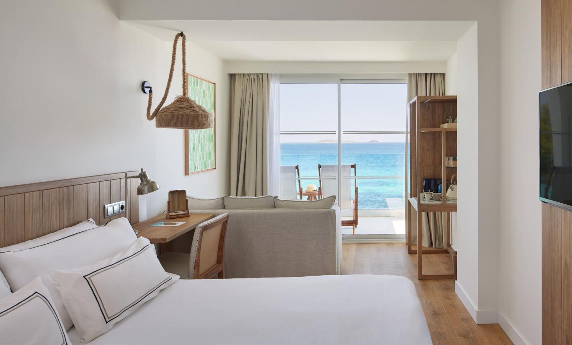 The Level Room Sea View