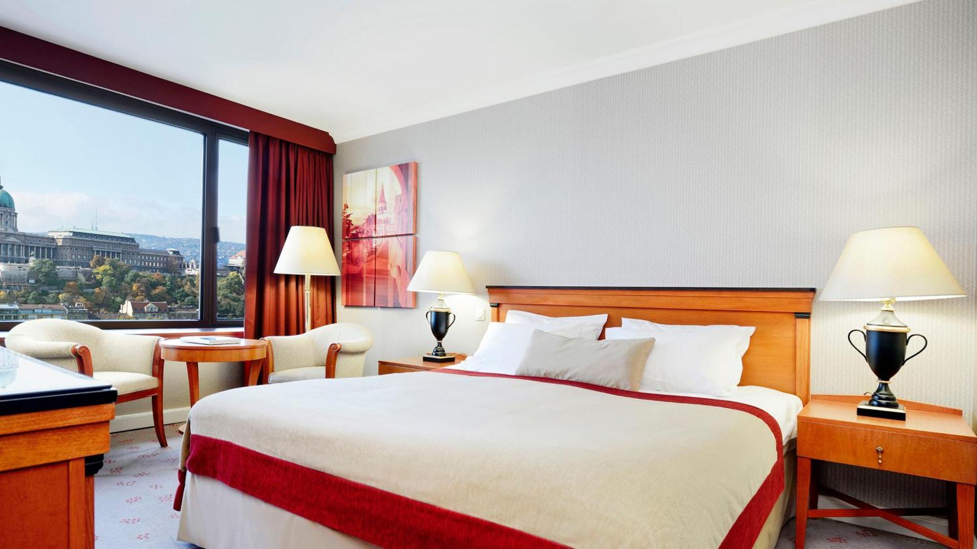 Classic Queen Room with River View
