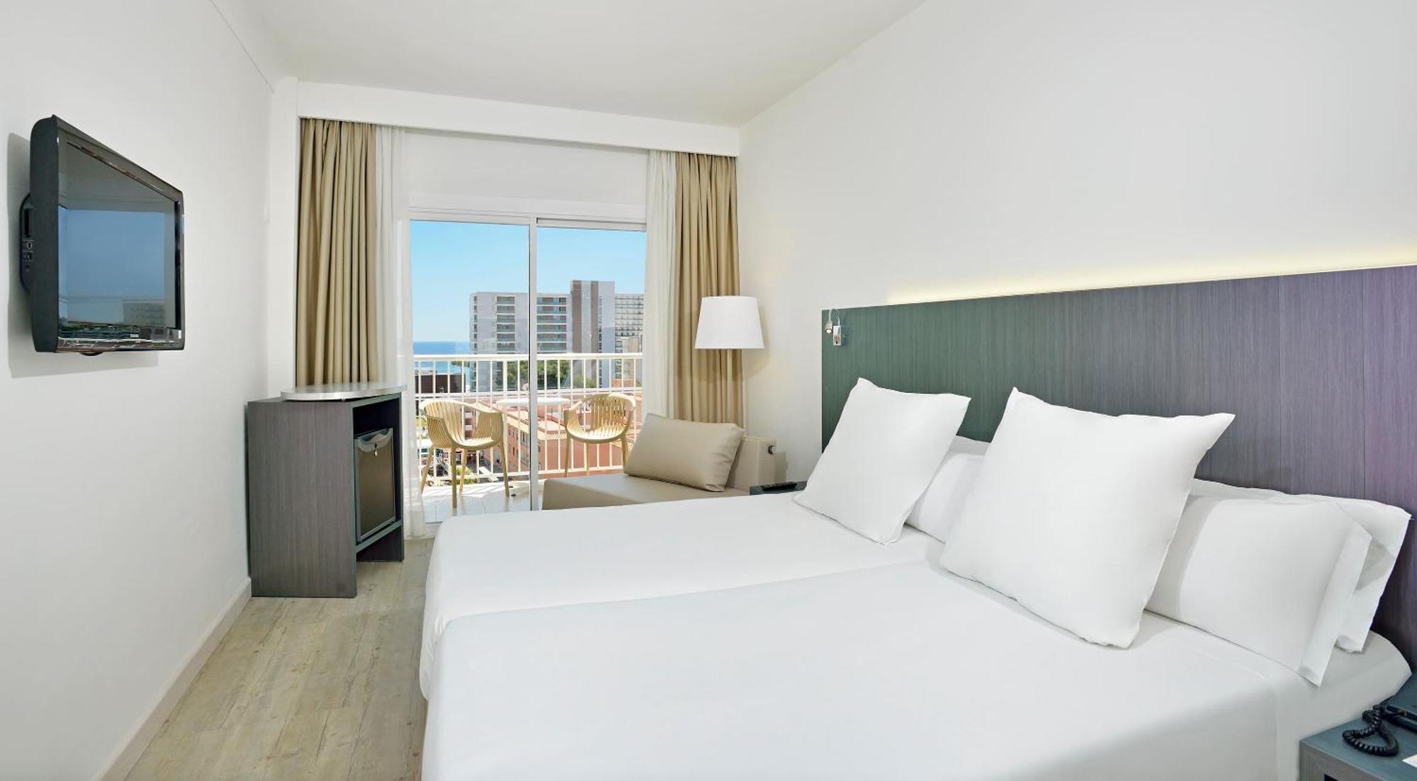 Sol Pool View Room