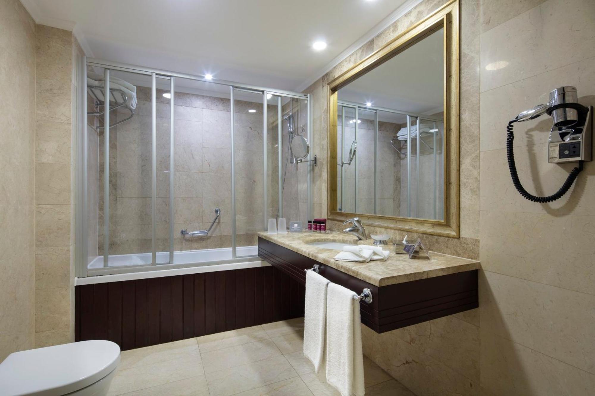 Premium King Room Lounge Access Non-Smoking