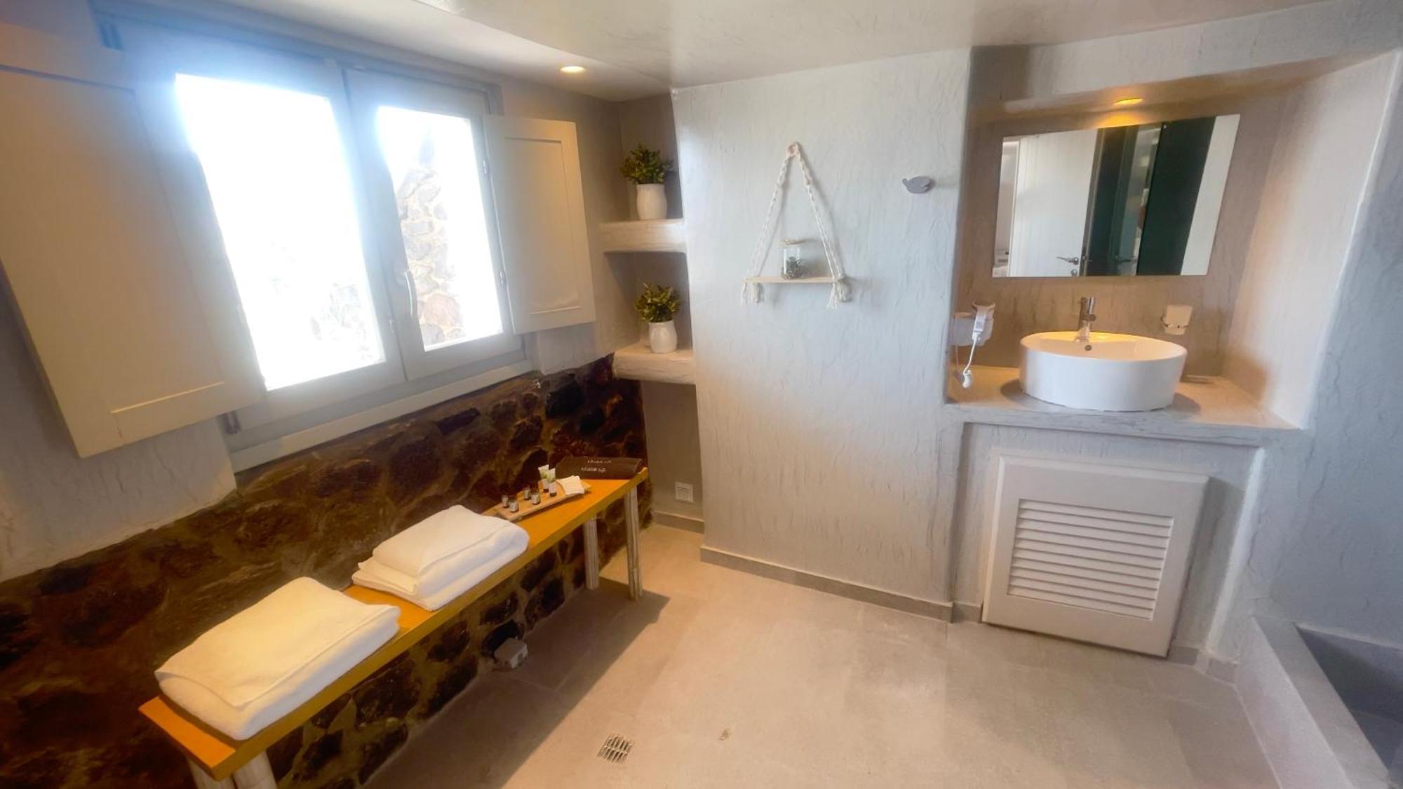 Executive Triple Room Caldera View