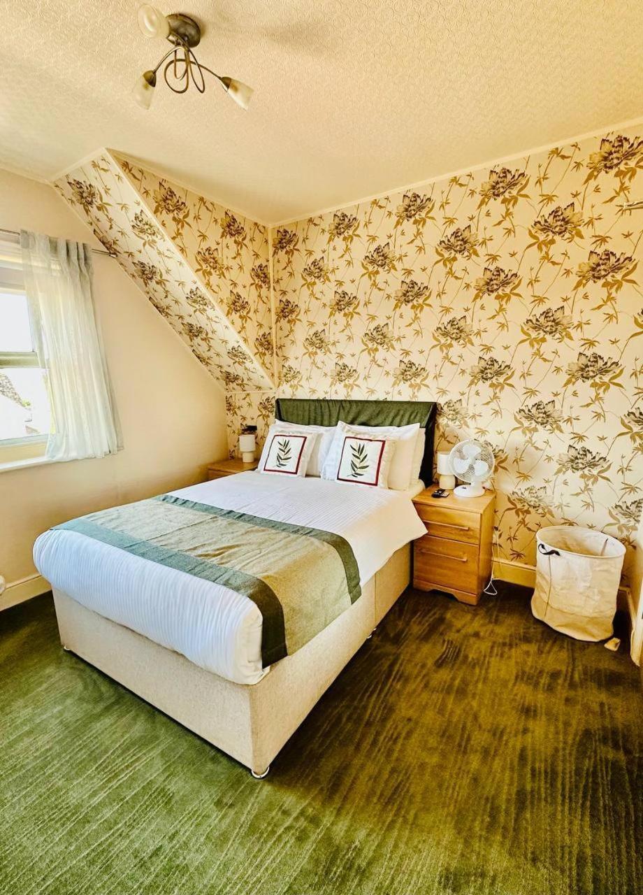 Double Room,1774451471:JPEG