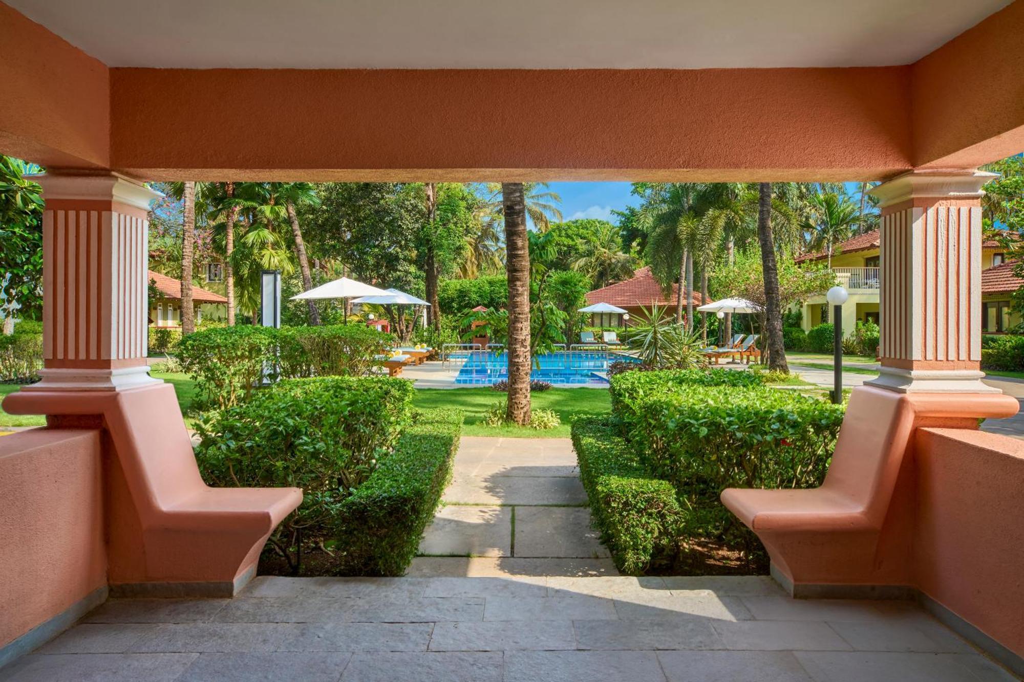 Executive Villa Twin Beds Pool View 4 pints of beer bucket per on Food & Beverages Laundry SPA