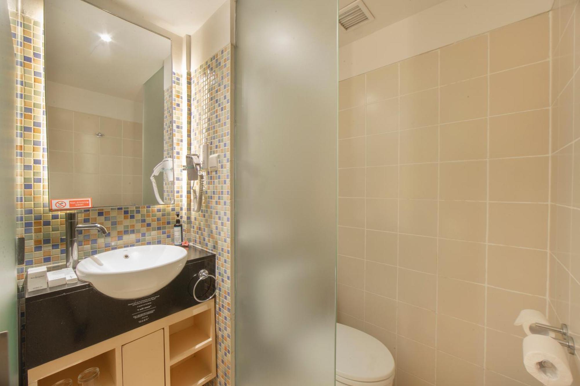 Deluxe Double Room Balcony with Free Welcome Beer