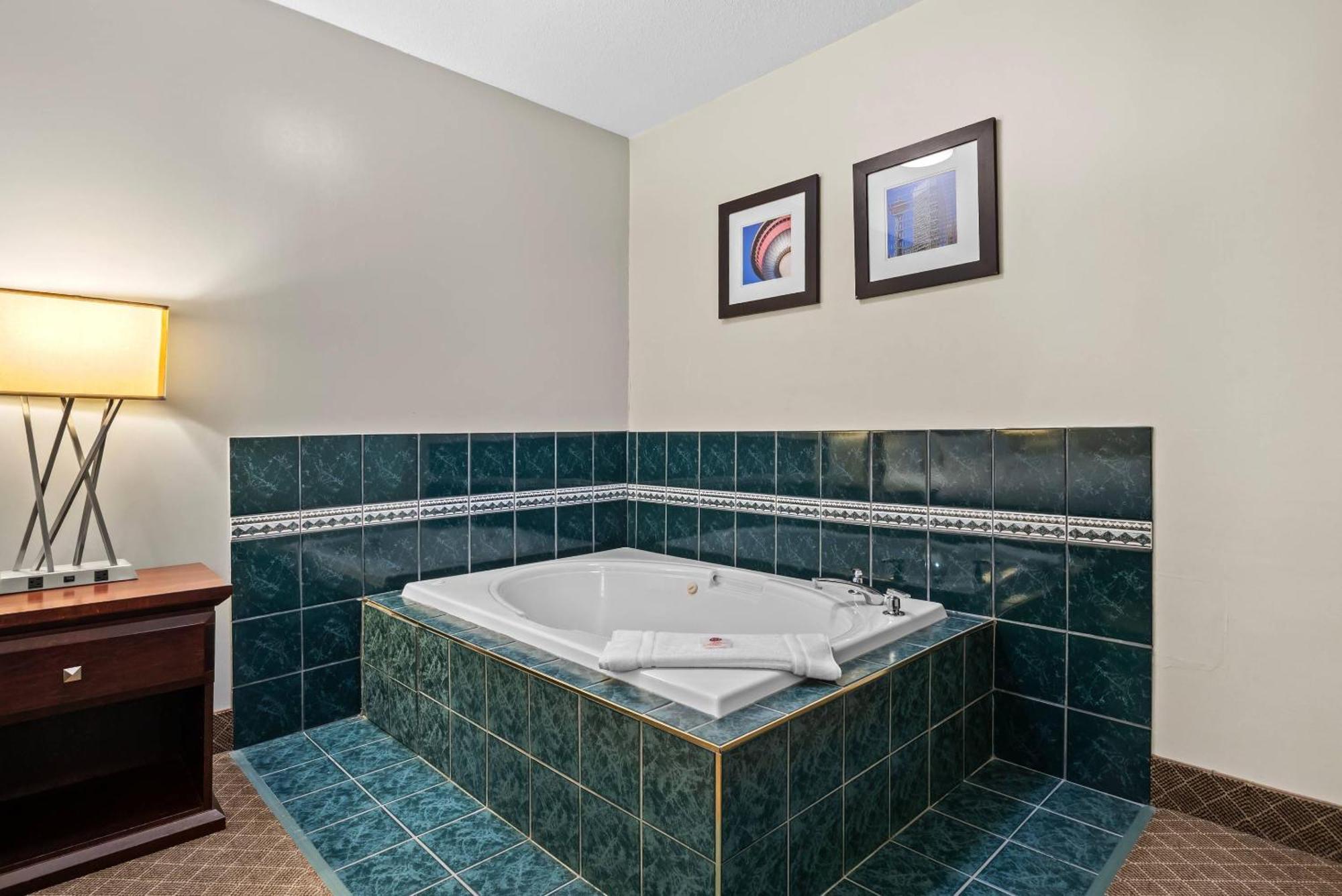 King Room Spa Bath
