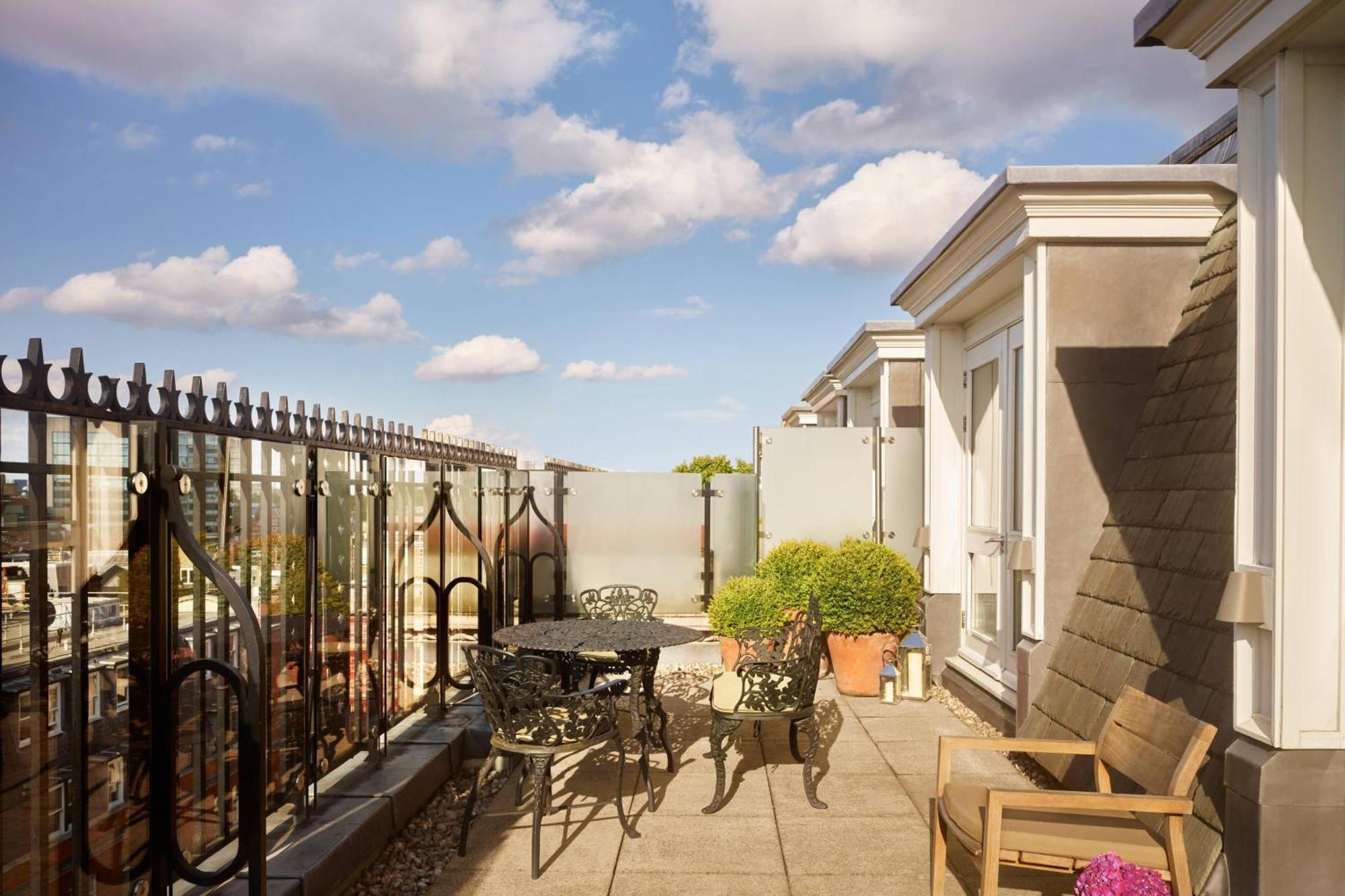 Premier Queen Room Terrace