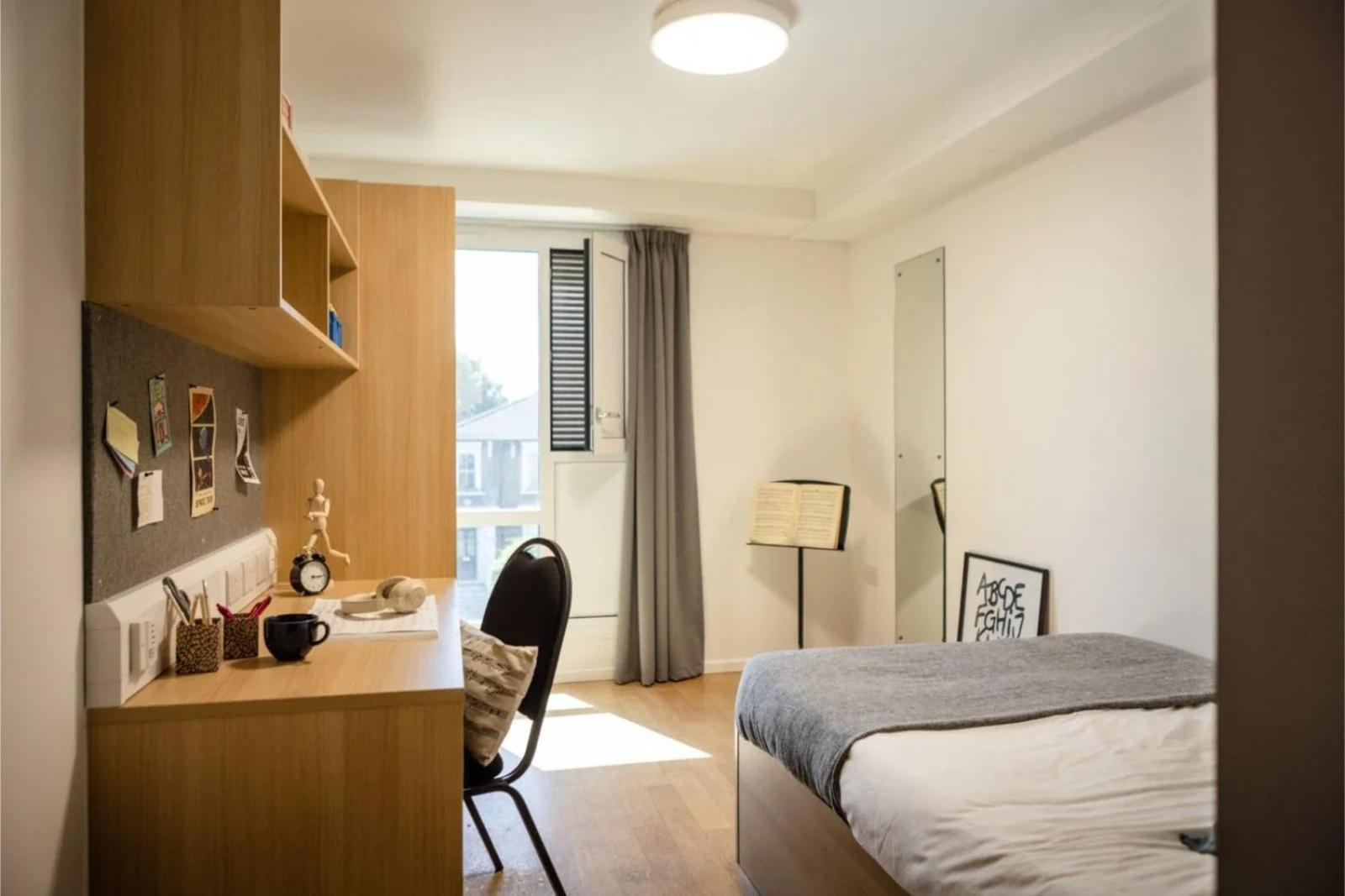 Double Room Private Bathroom