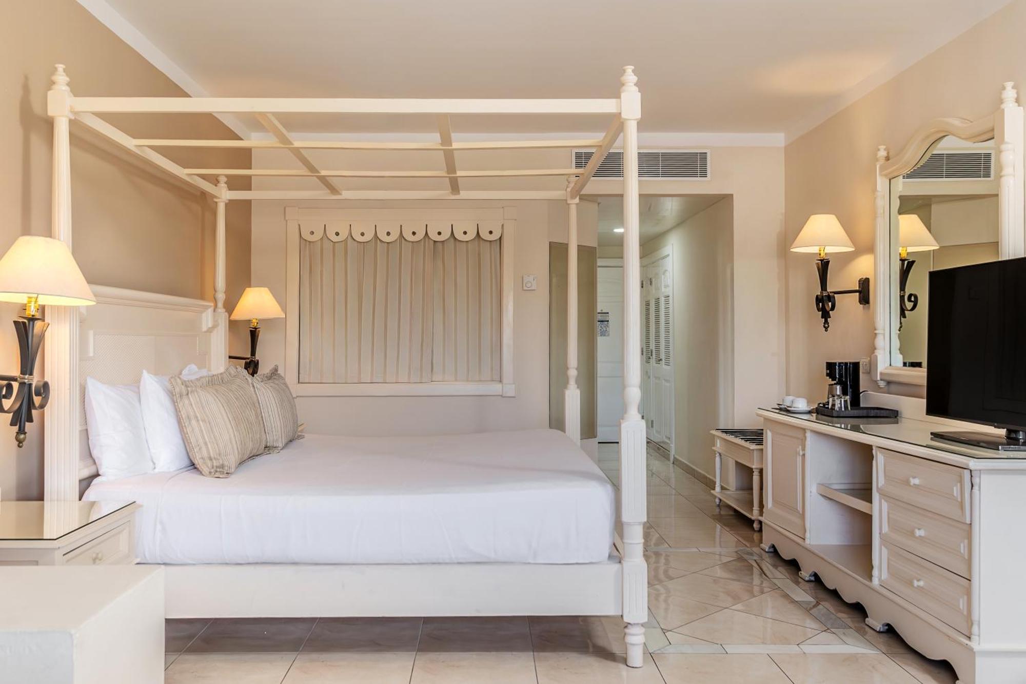 1 King Bed Junior Suite DBL