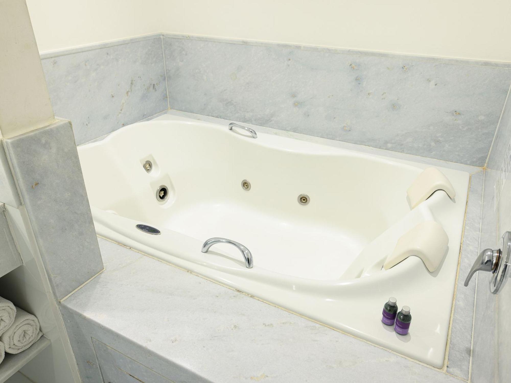 Suite Hot Tub