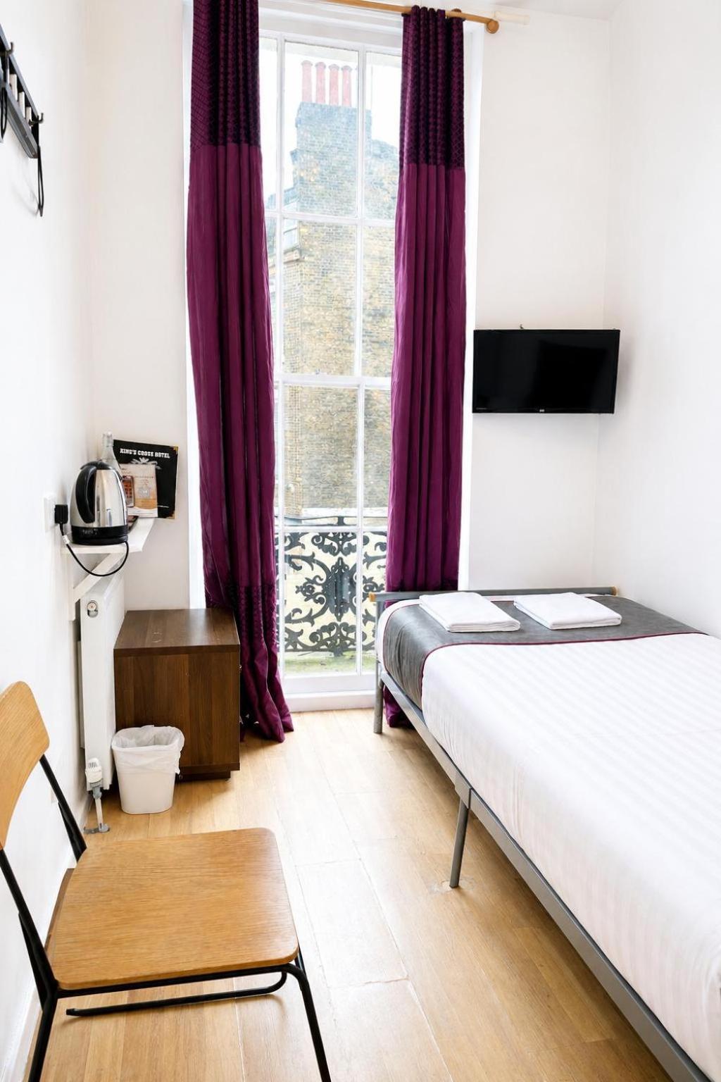Quarto Individual com Banheiro Privativo
