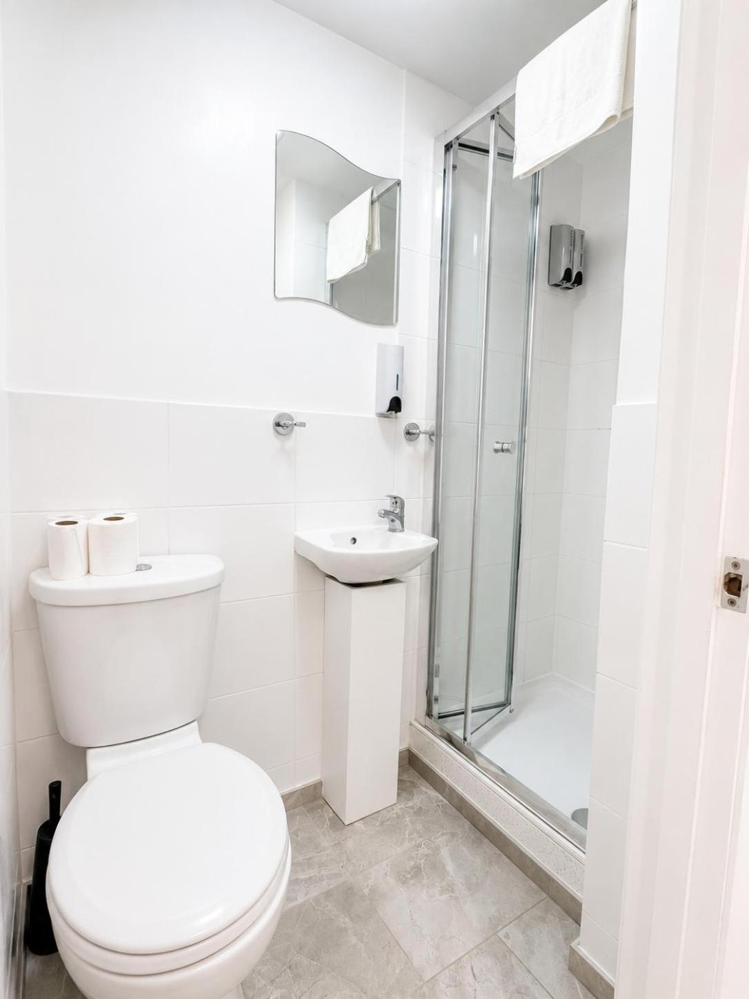 Twin Room Bathroom