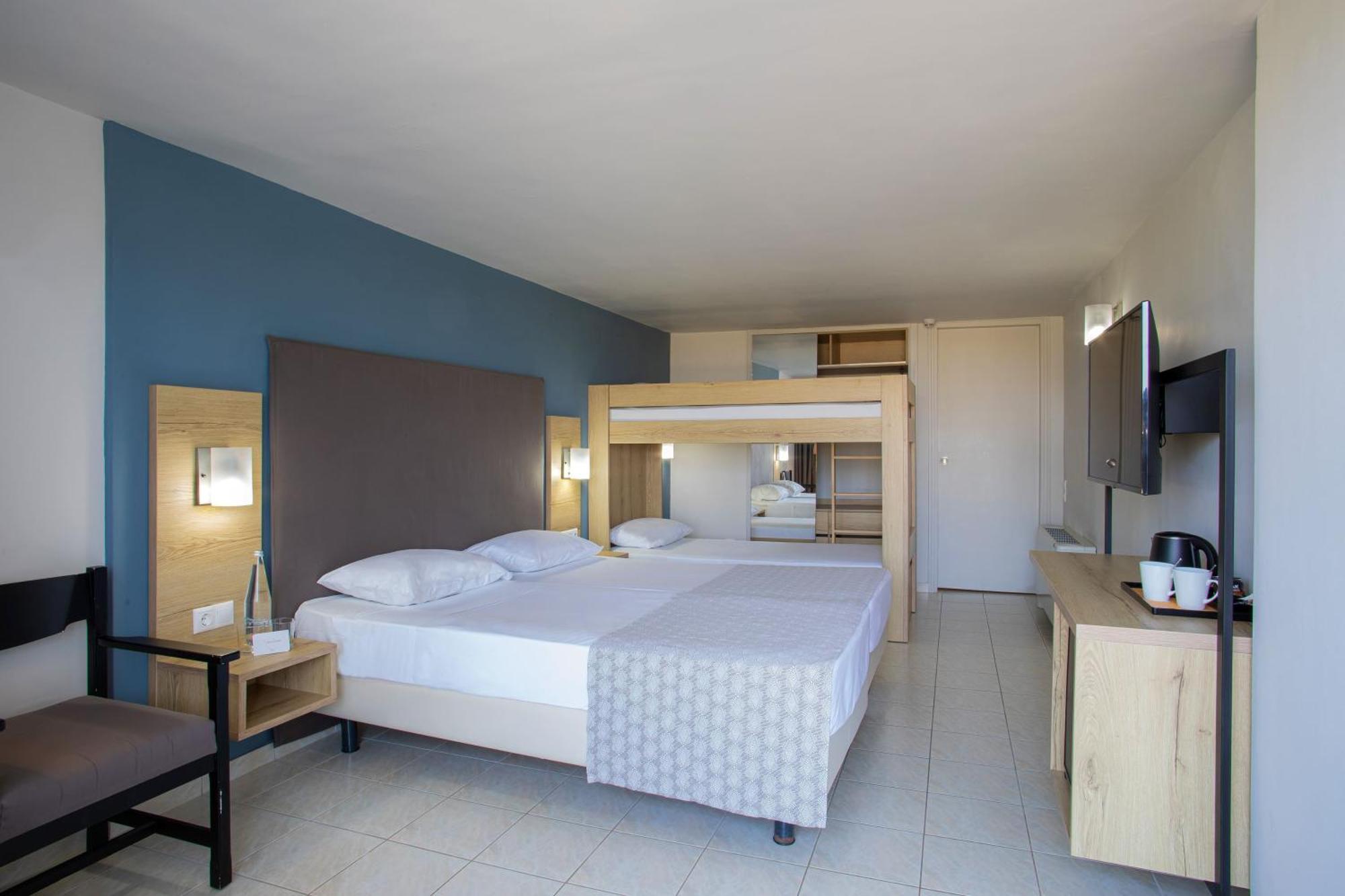 Habitación Familiar de planta abierta con vistas al jardín