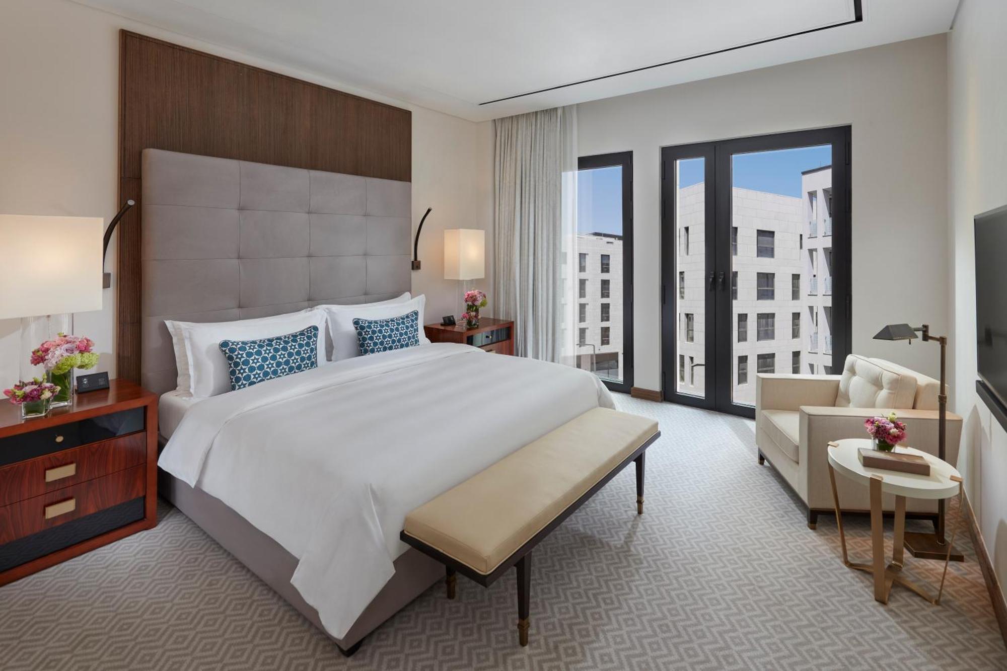 One Bedroom Apartment King