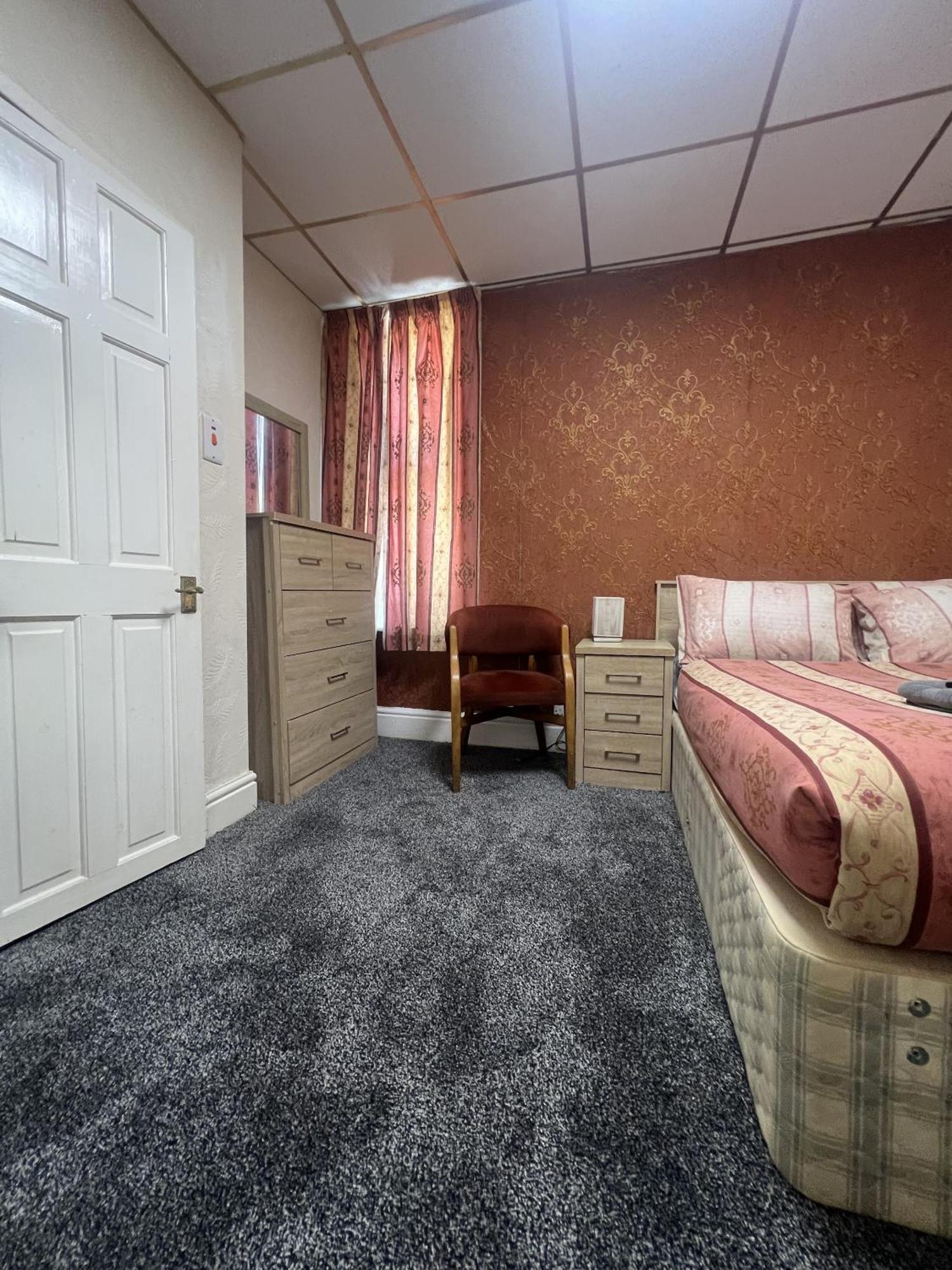 Double Room Private Bathroom