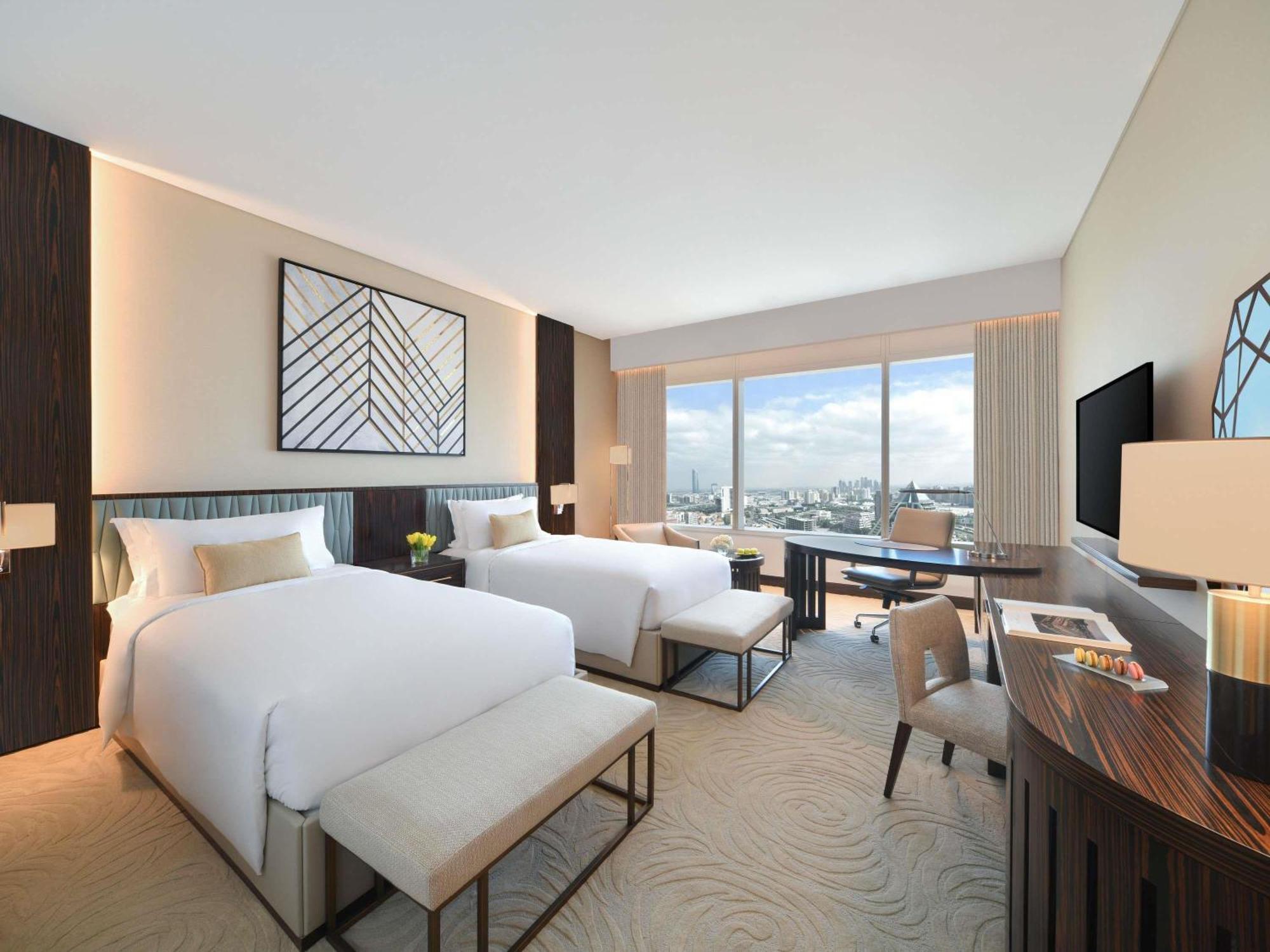 Deluxe Room Twin Beds