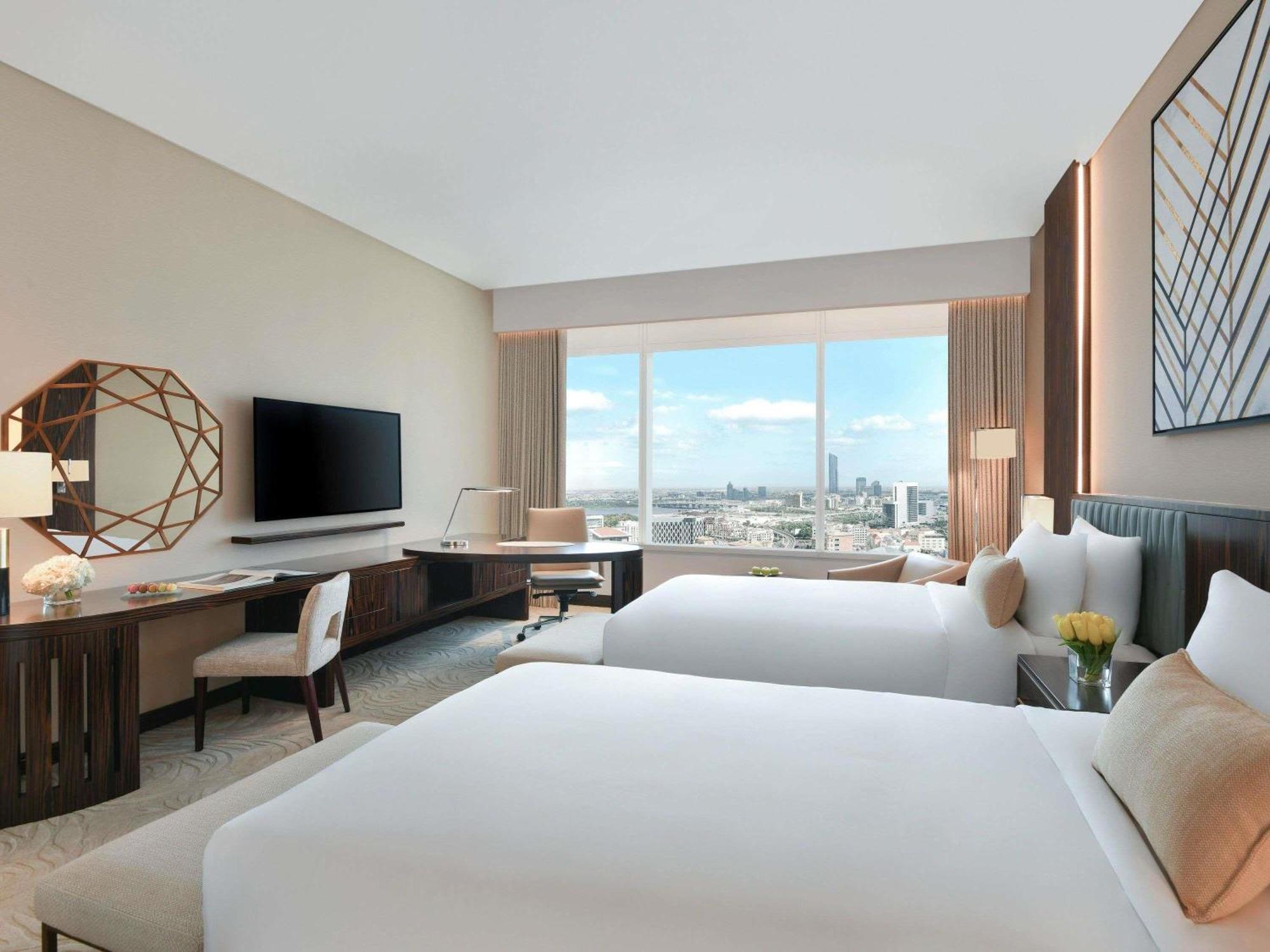 Deluxe Room Twin Beds