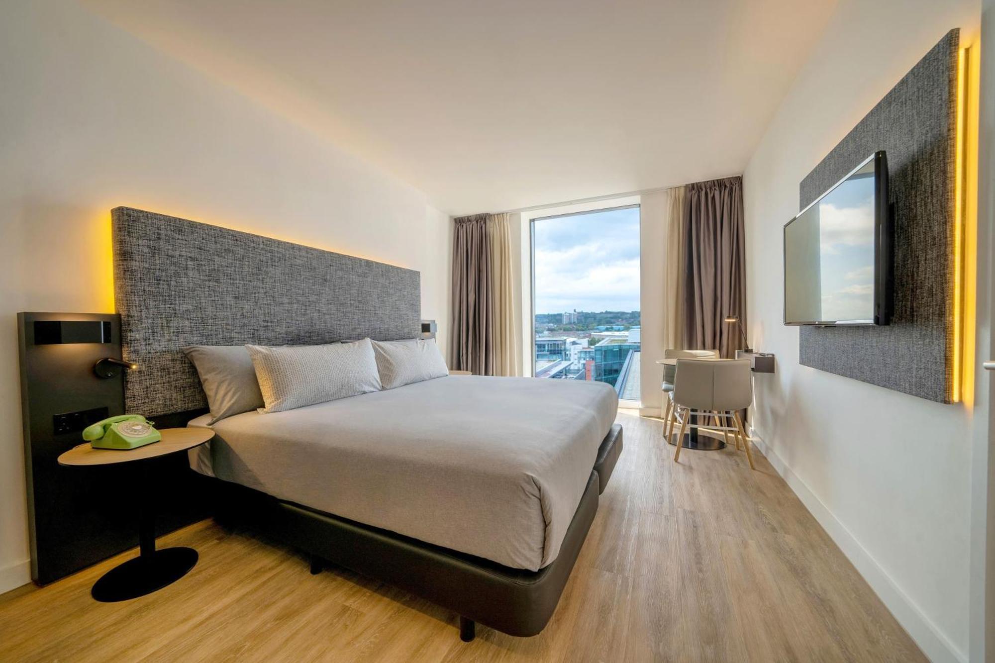 Quarto The INNSiDE com Cama King-size