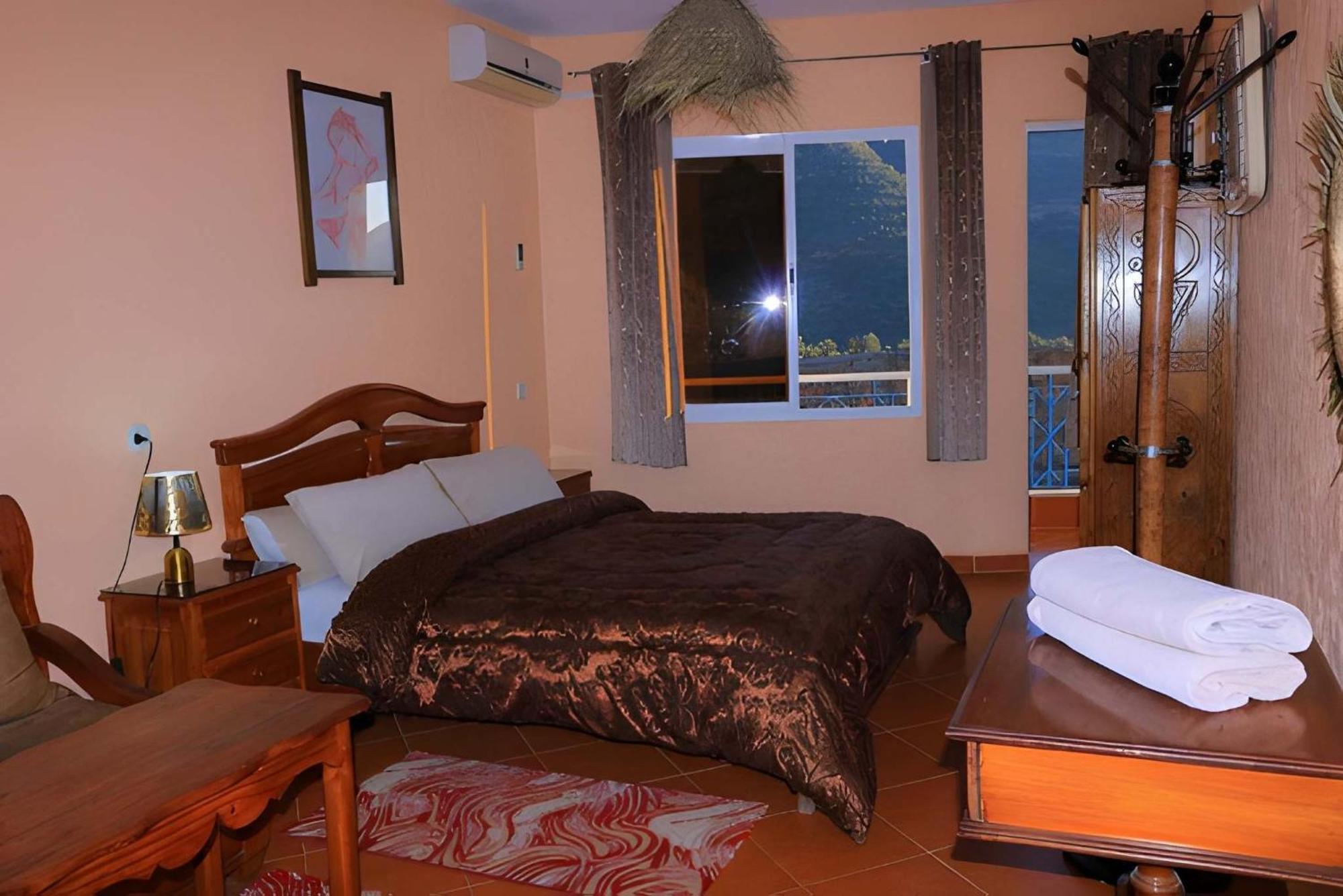 Double Room Mountain View