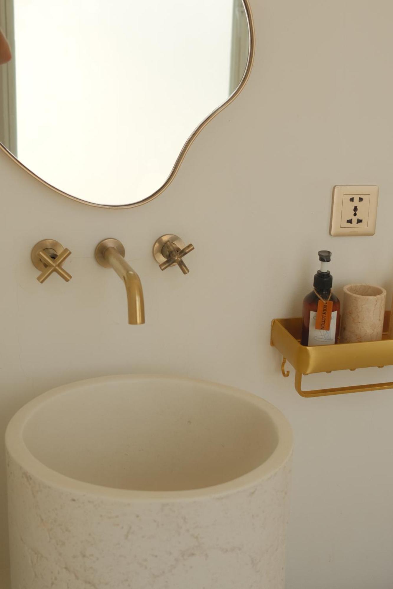 Palmview Suite Room