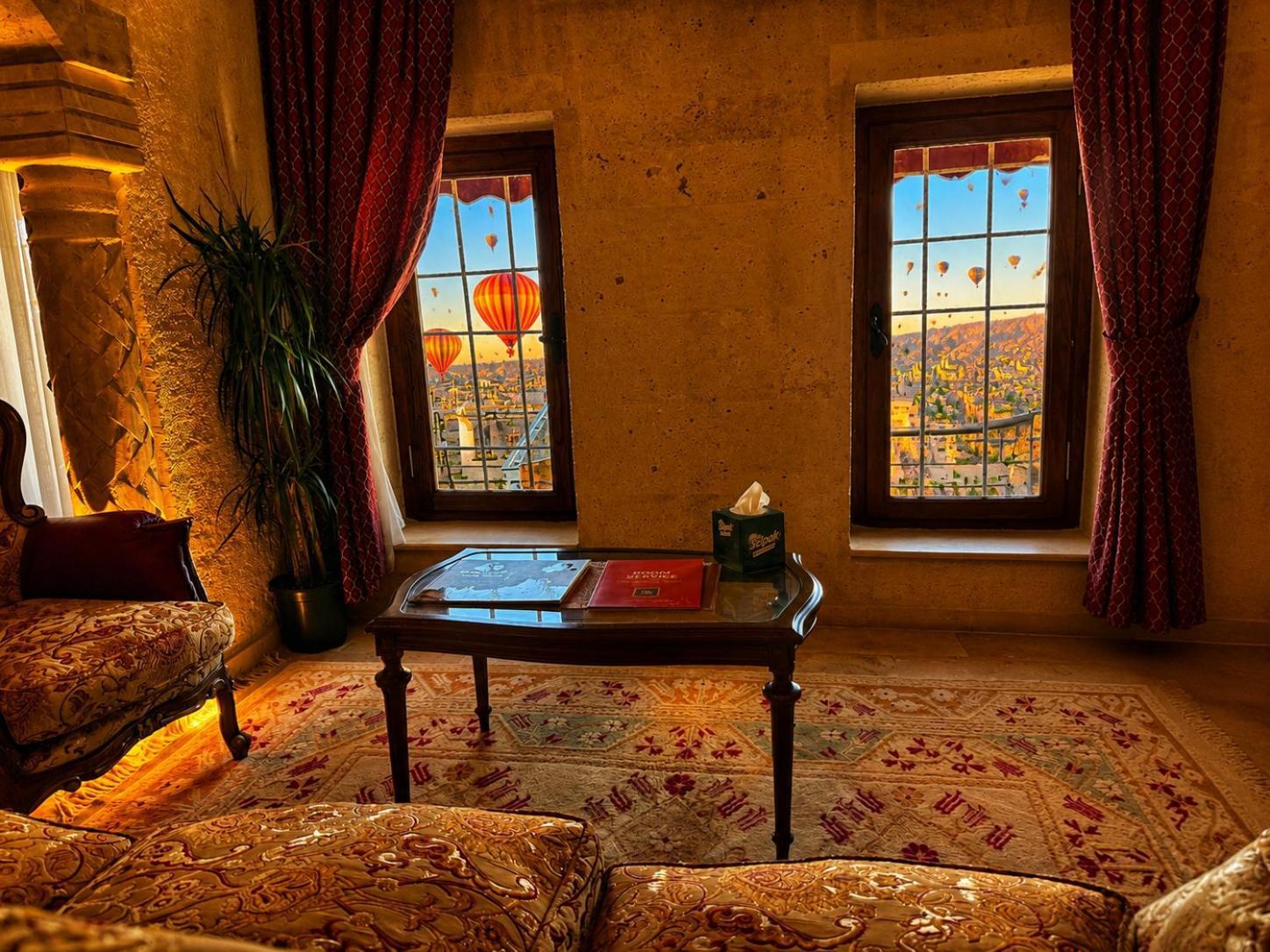 Deluxe King Suite