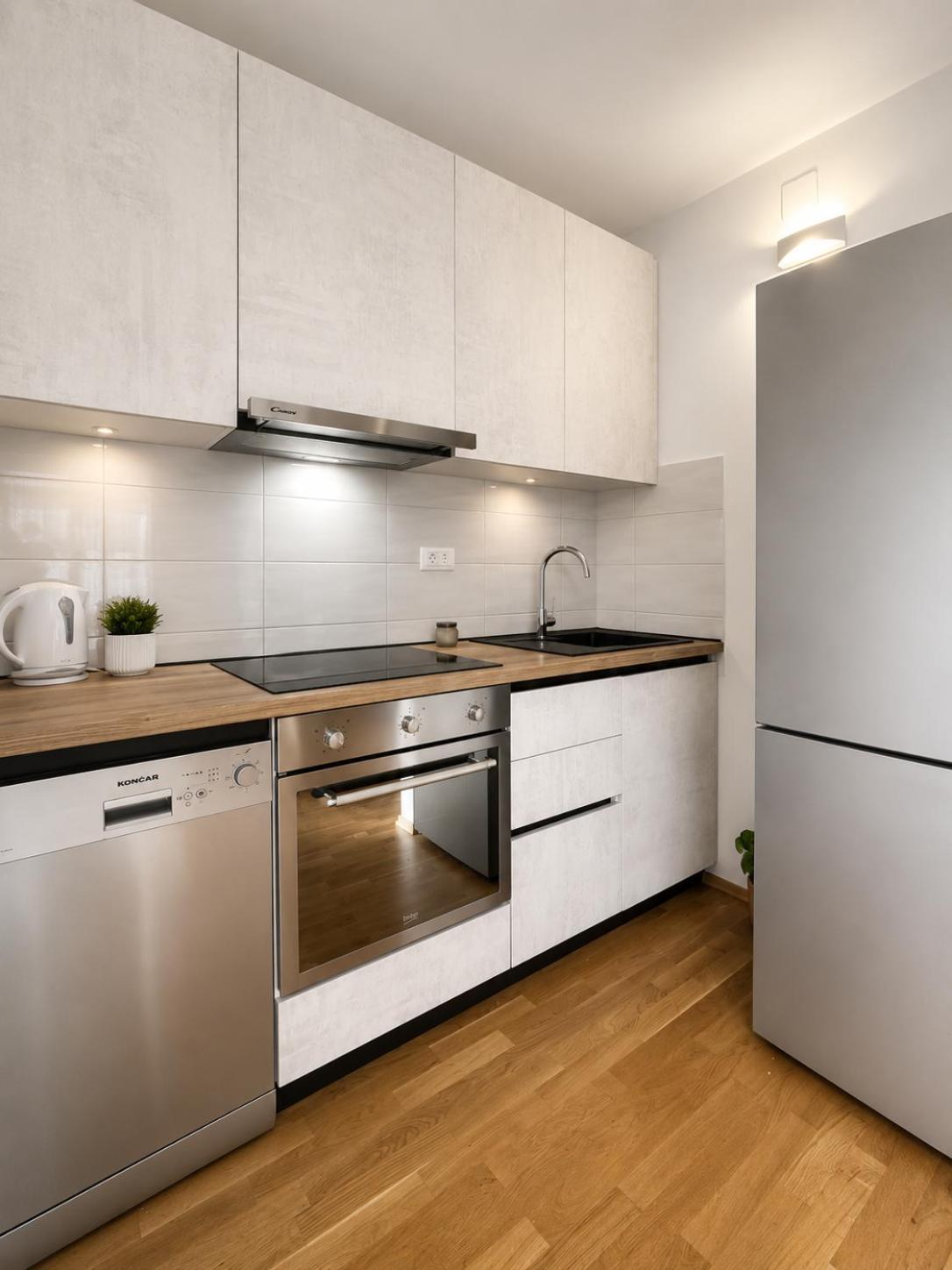 Deluxe One-Bedroom Apartment
