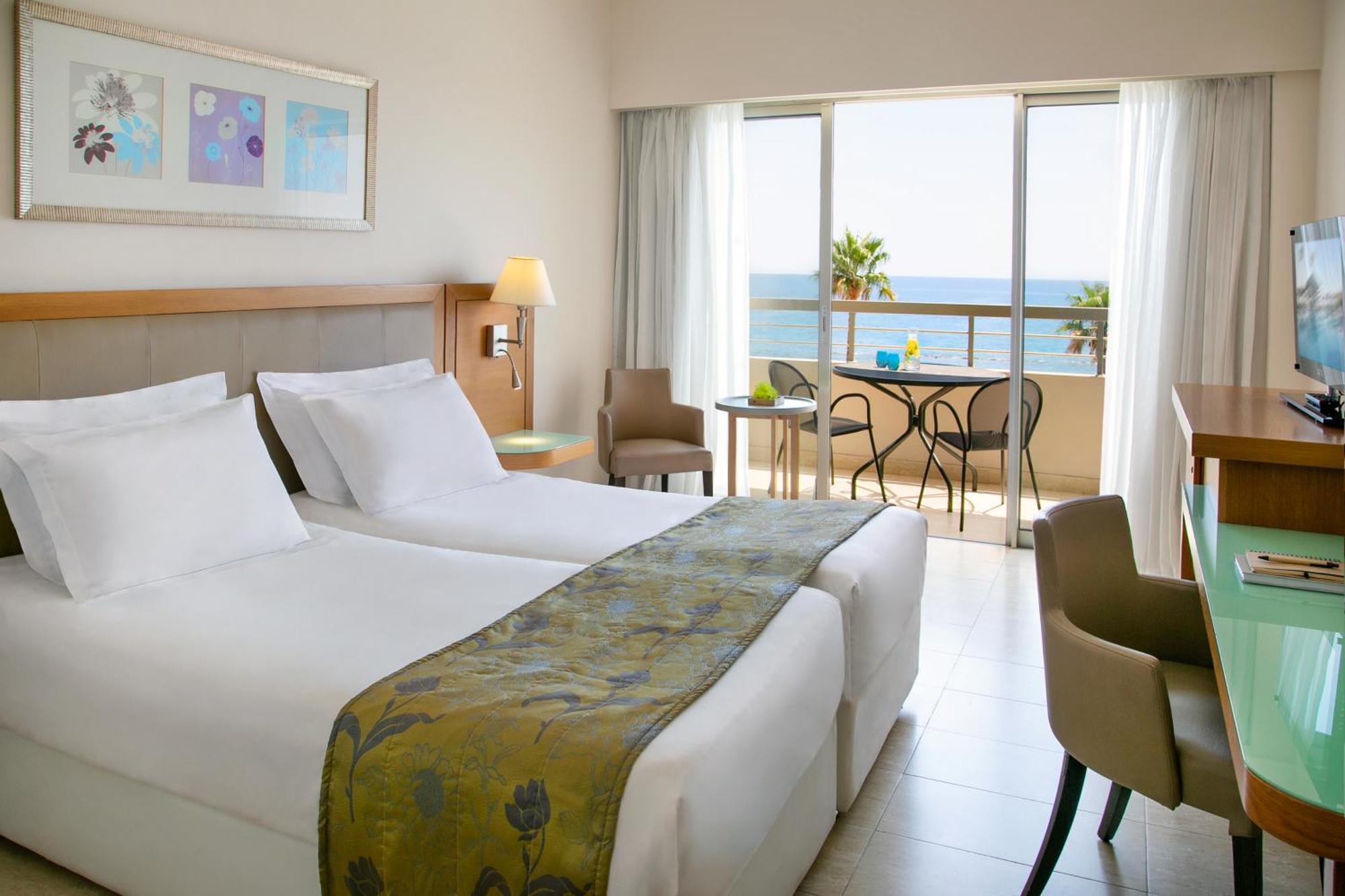 Double or Twin Room Sea View
