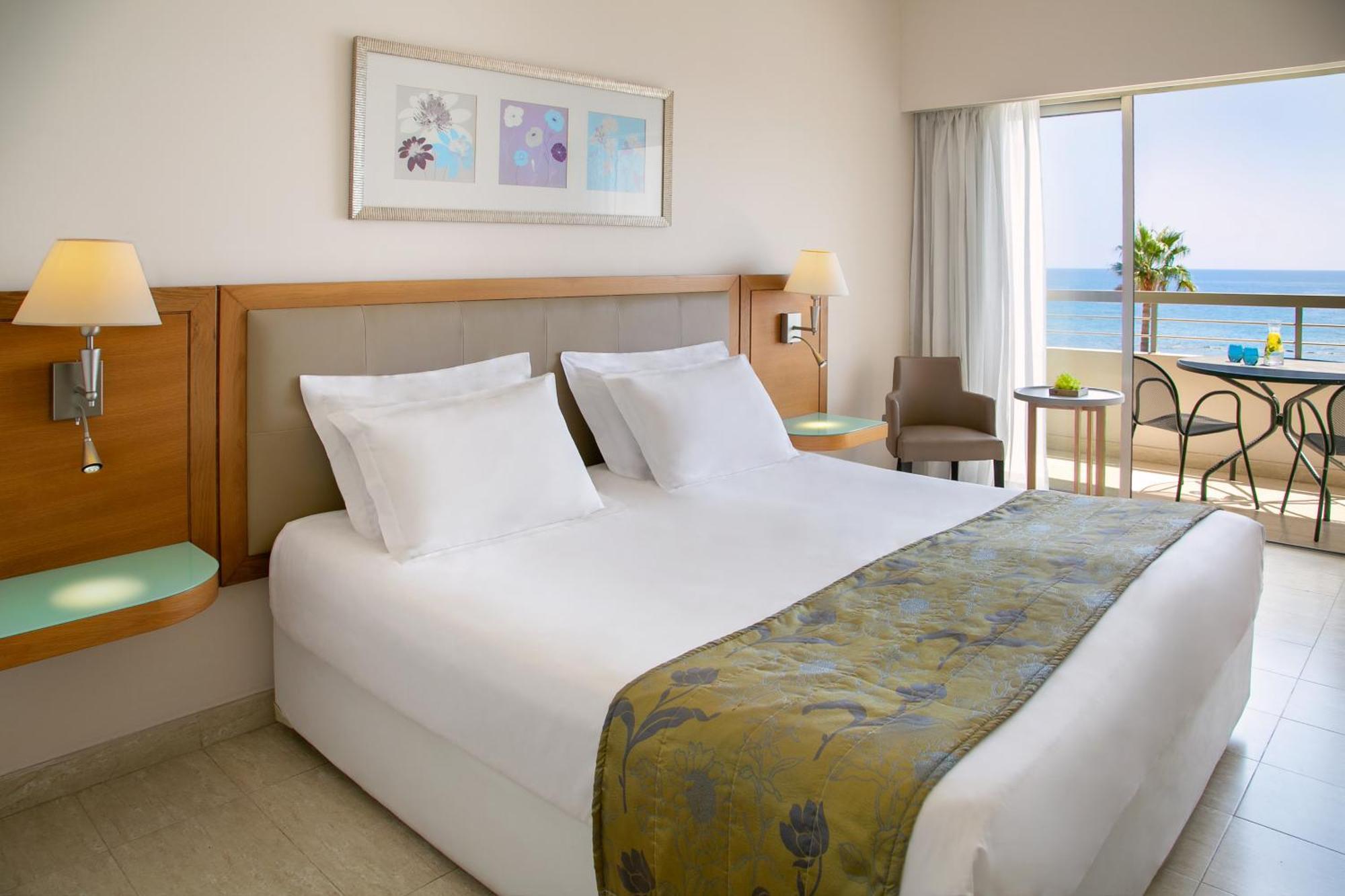 Double or Twin Room Sea View