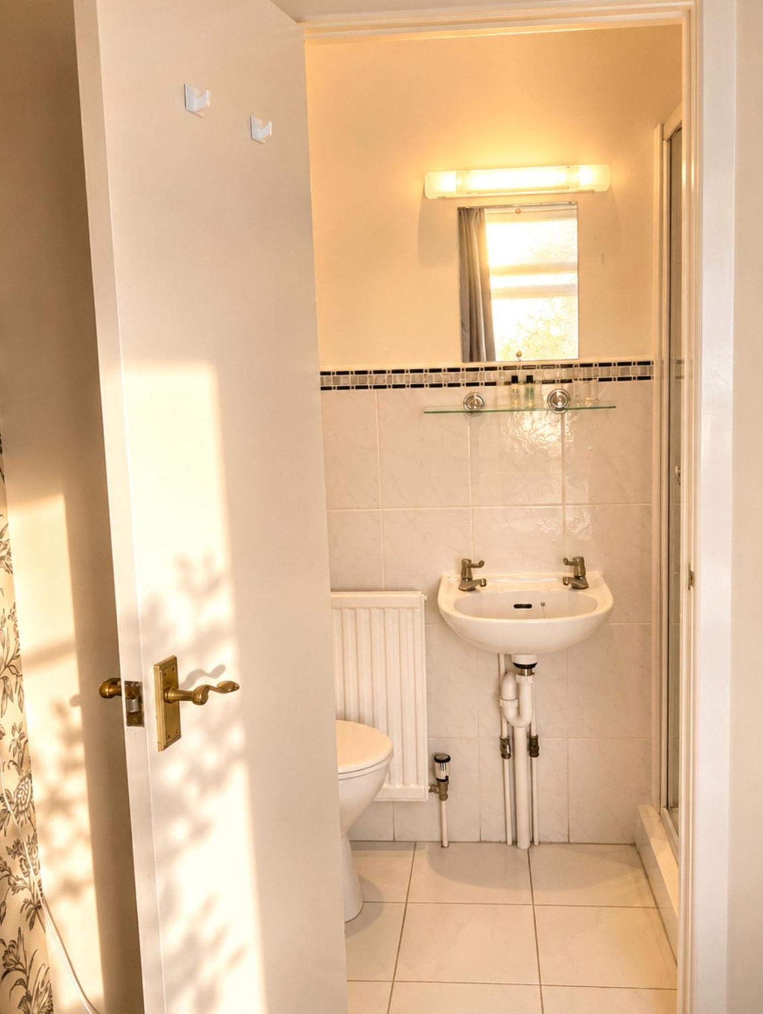Small Double Room no dogs