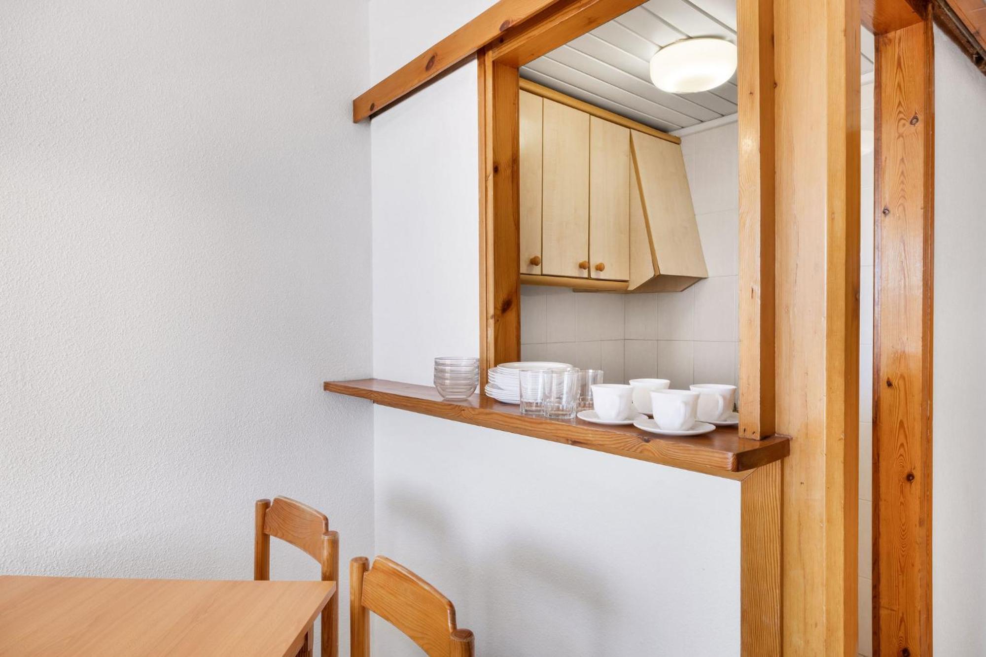 One-Bedroom Apartment Sea View