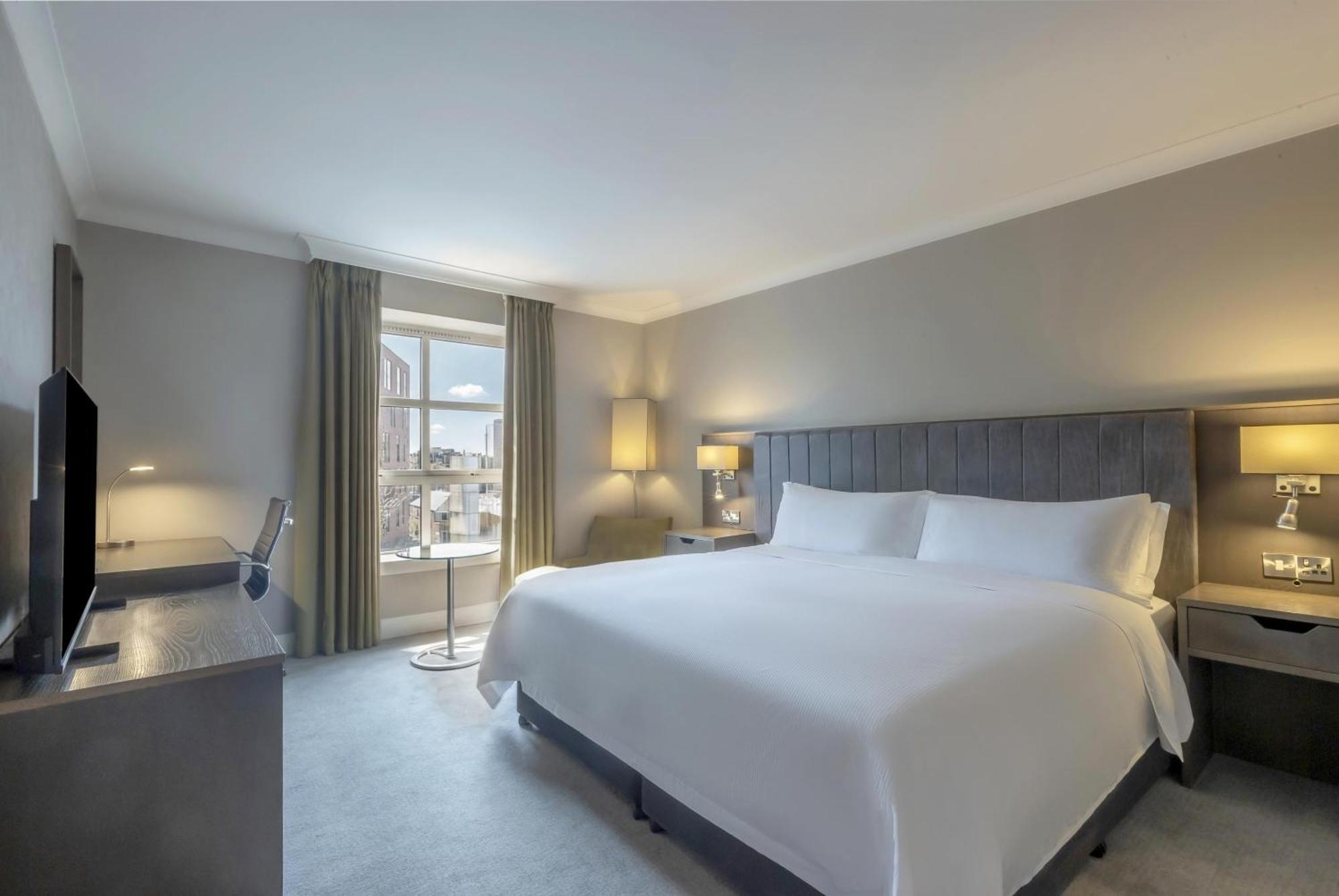 Standard King Room Canal View