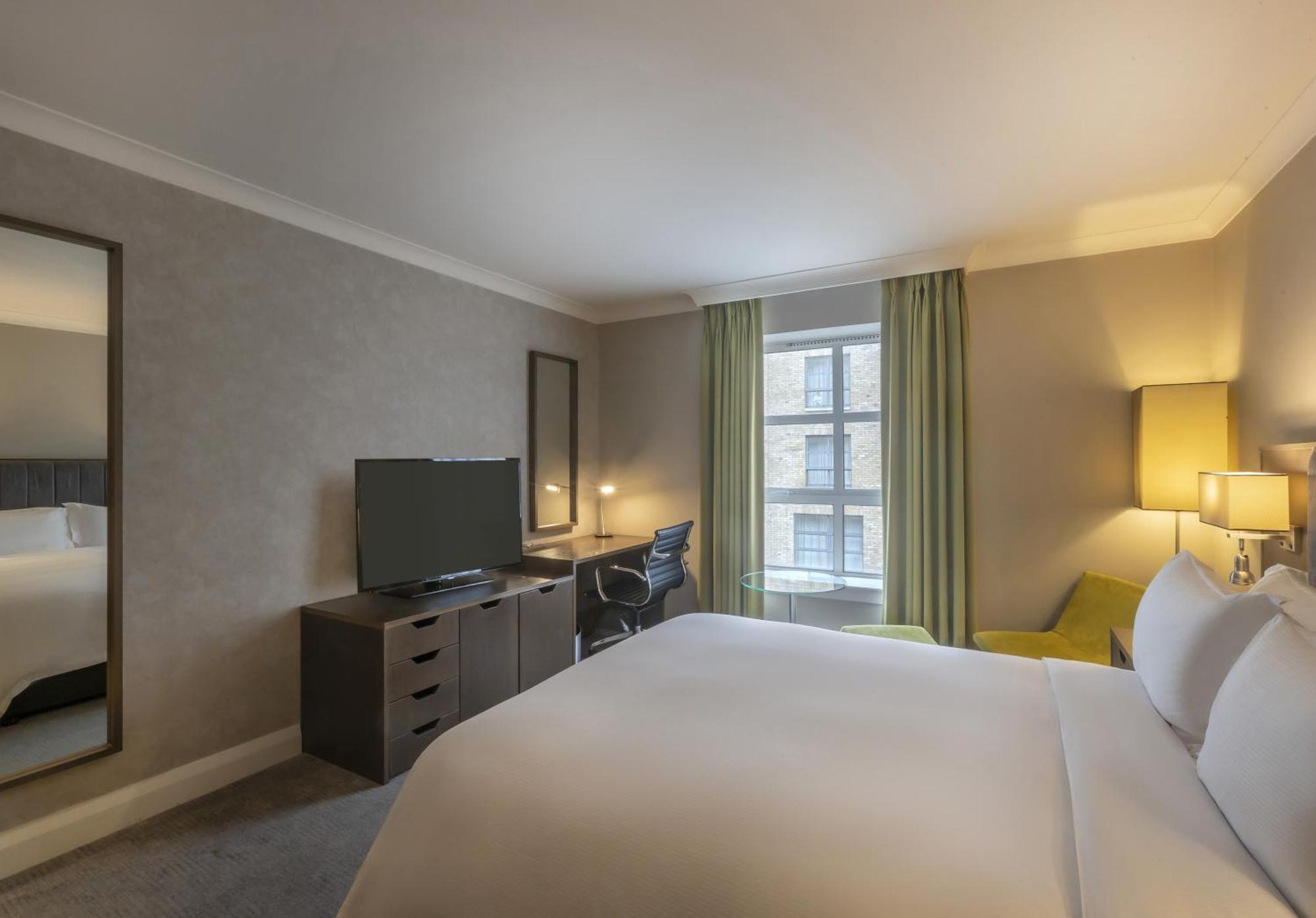 Standard King Room Canal View