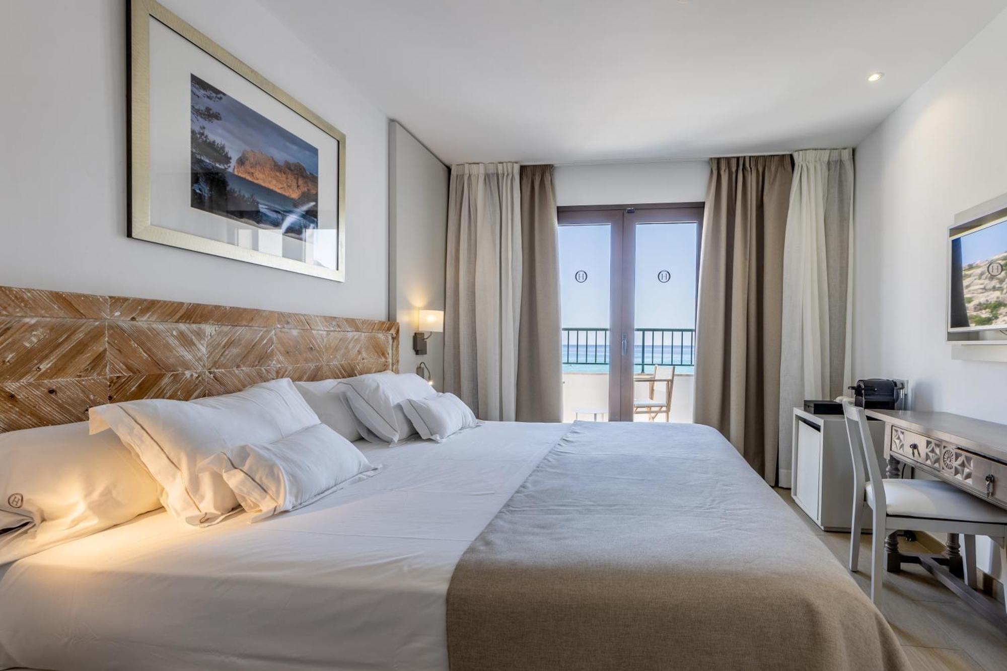 Double or Twin Room Sea View