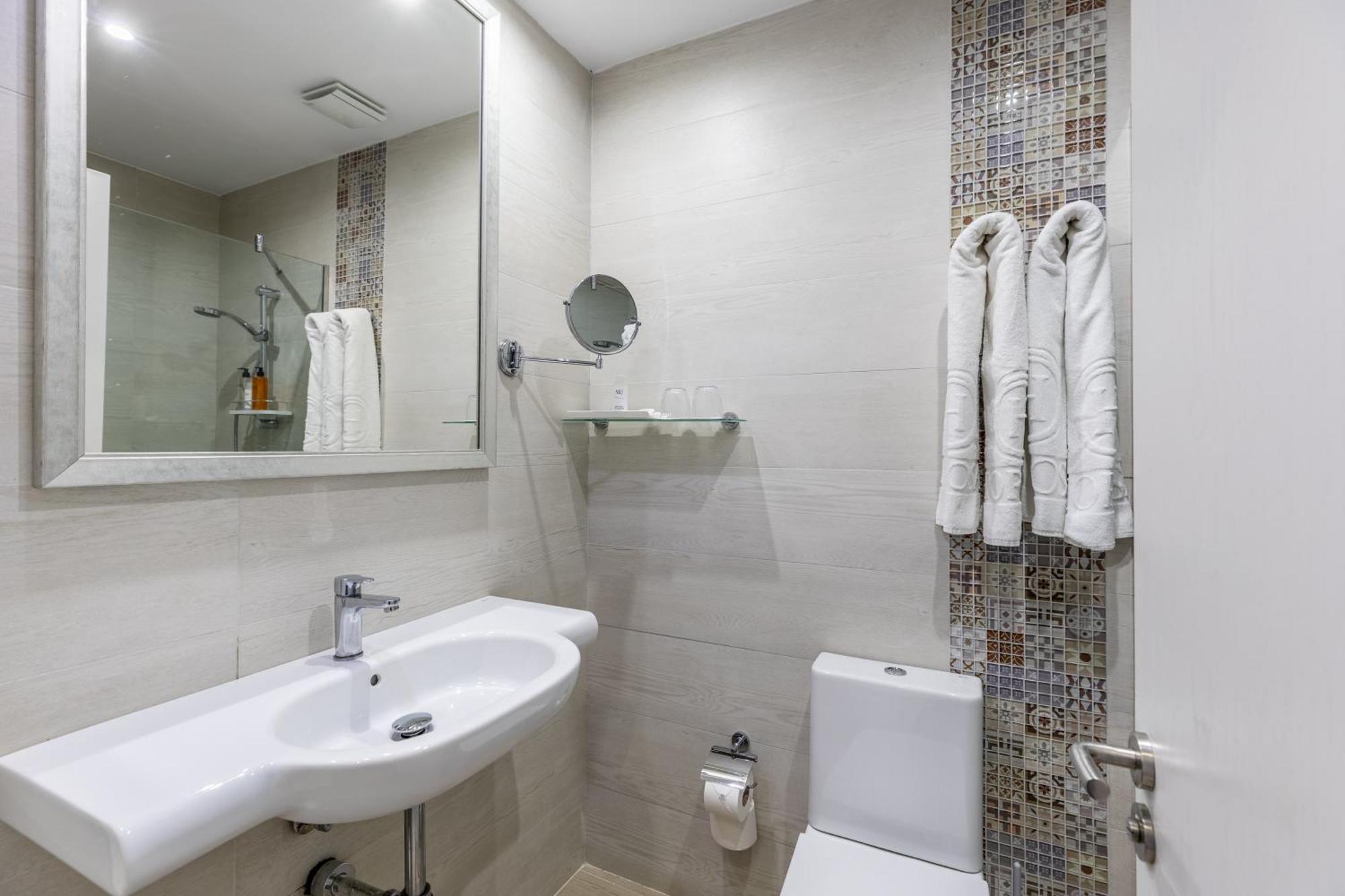 Double or Twin Room Sea View