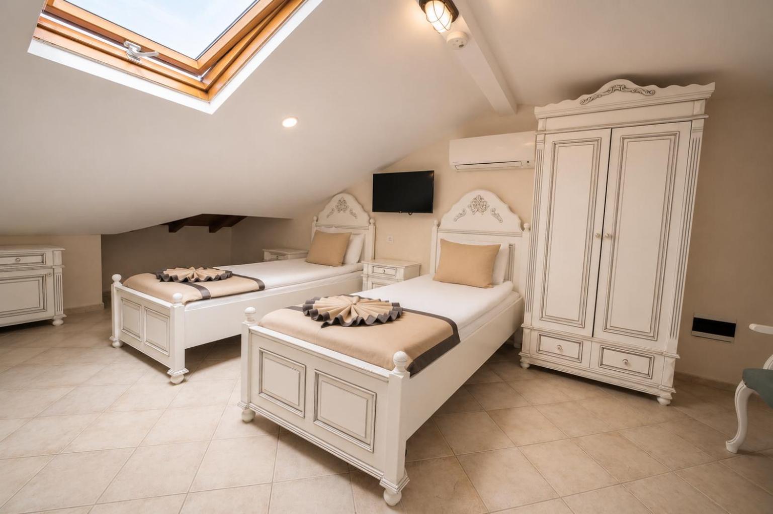 Triple Room