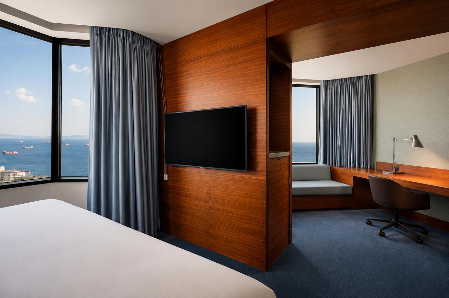 Superior King Room Sea View