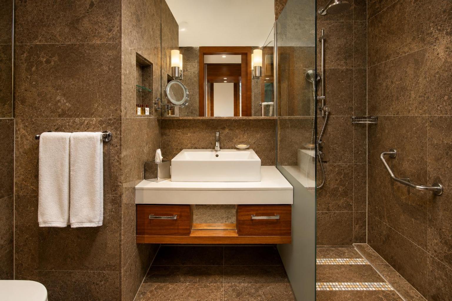 Deluxe King Room Sea View