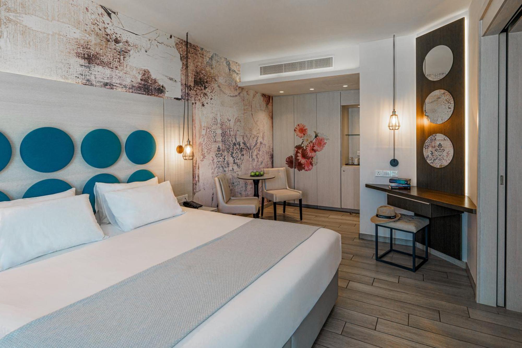 One Bedroom Suite Inland View