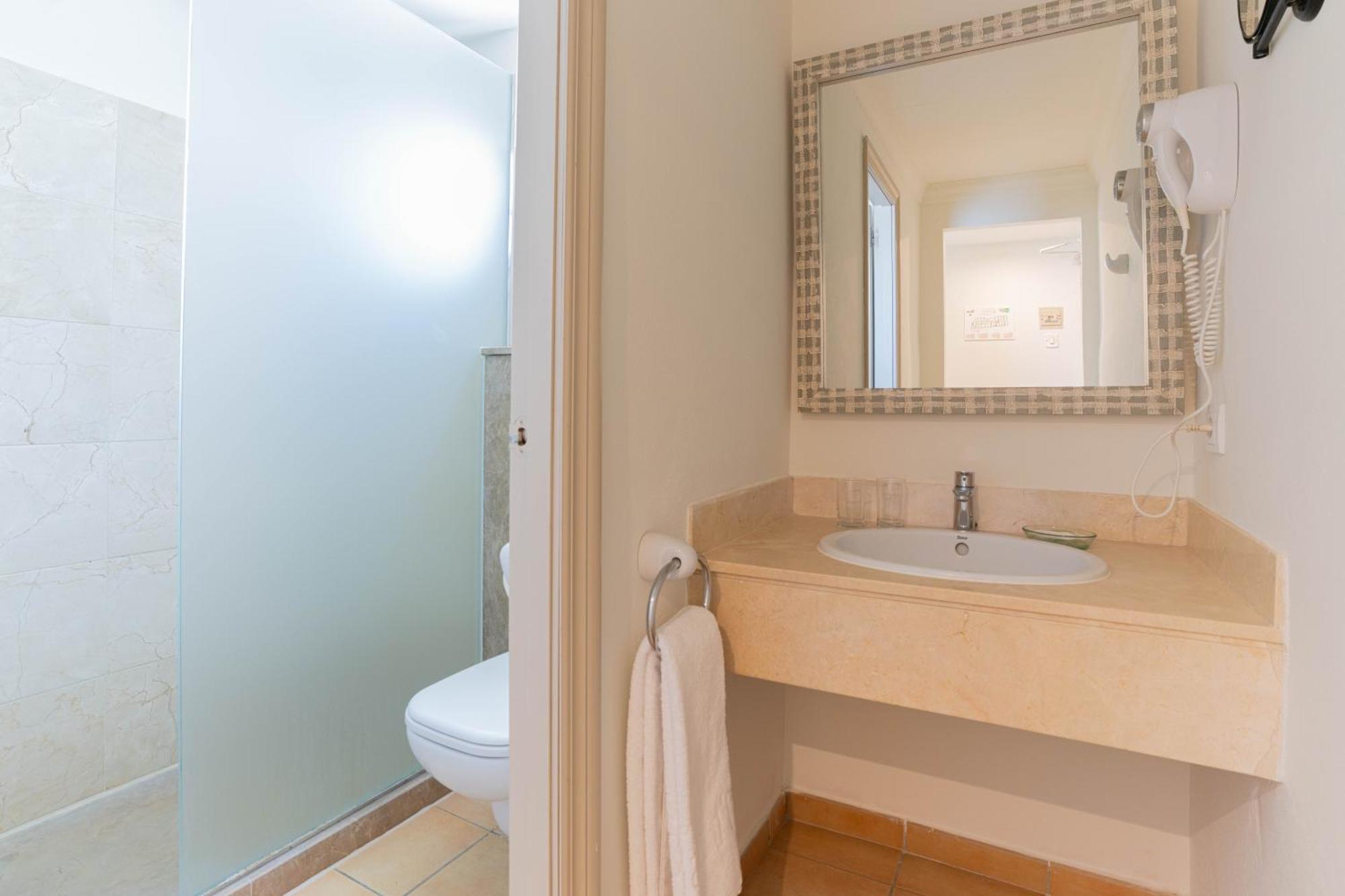 Twin or Double Room with Sea View