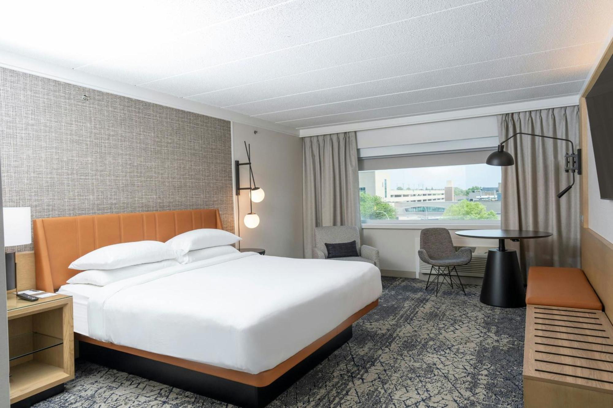 King Room Roll Shower Mobility Hearing Accessible