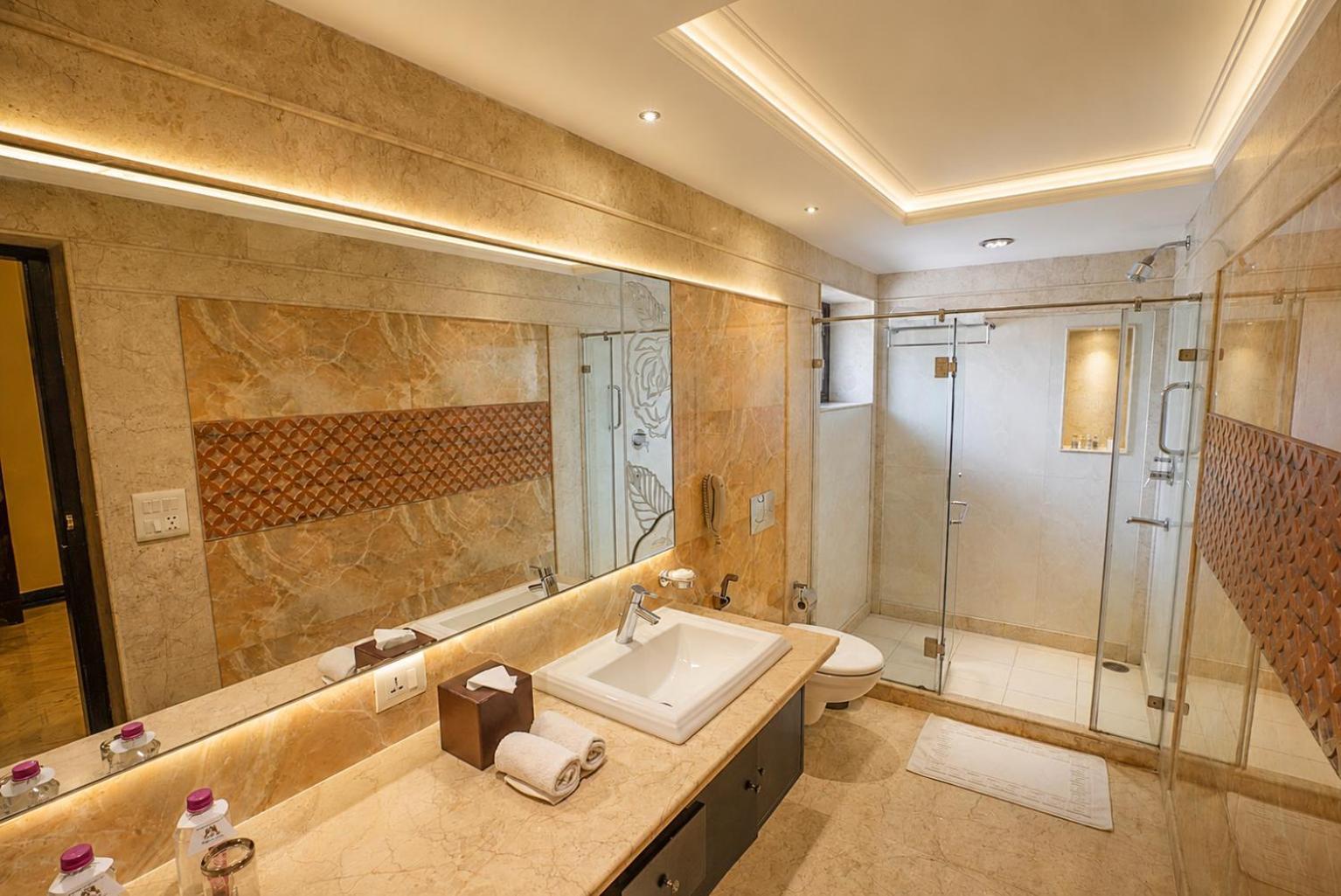 Royal Suite on session of Spa on food & beverage services off On Laundry