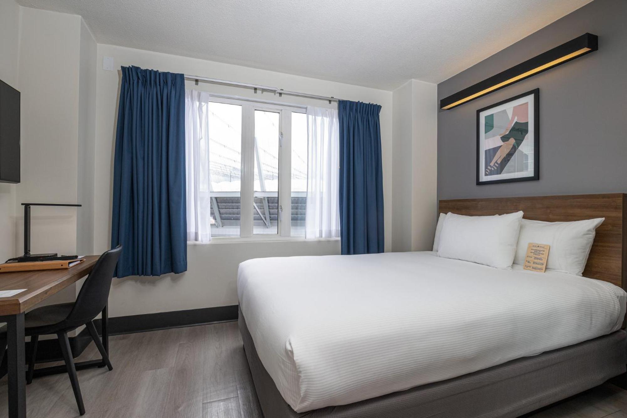 Standard Queen Room